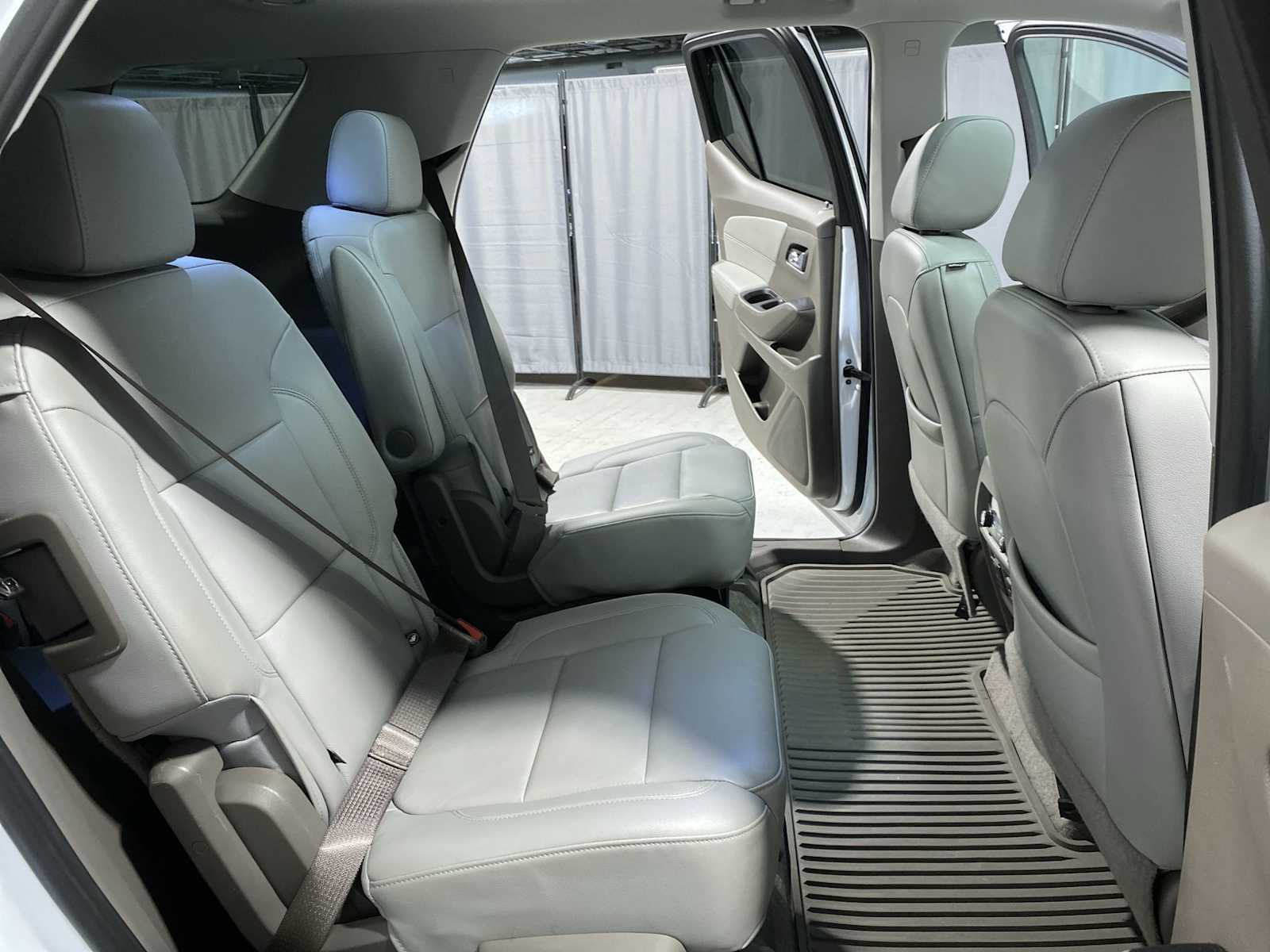 Thumbnail: 2020 Chevrolet Traverse - 13