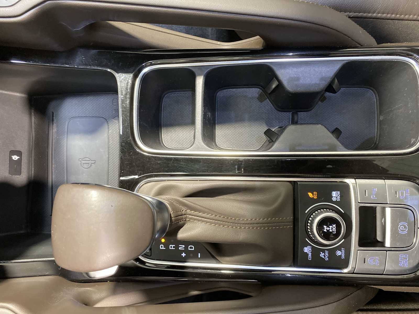 Thumbnail: 2020 Kia Telluride - 17