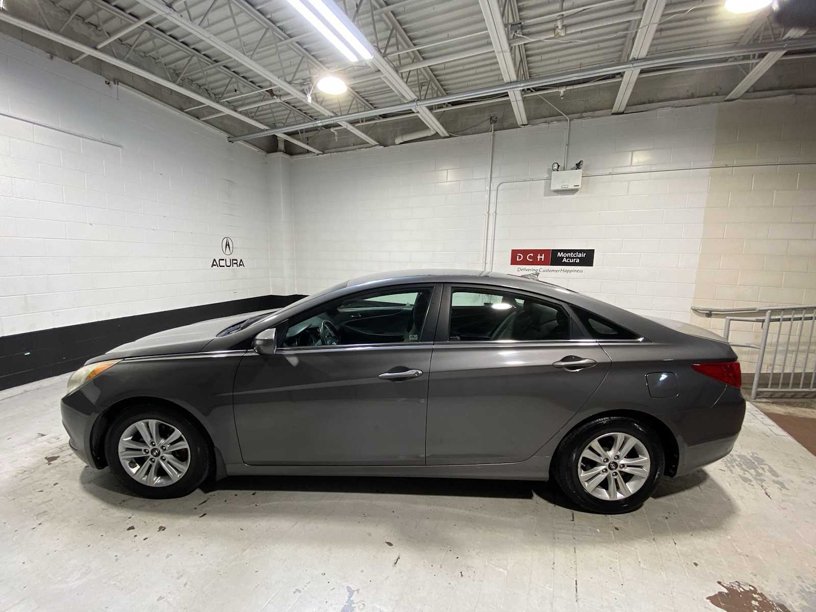 Thumbnail: 2012 Hyundai Sonata - 3