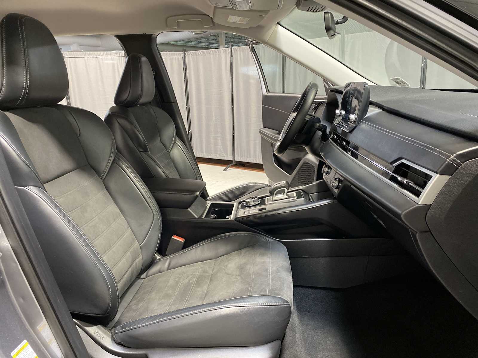 Thumbnail: 2022 Mitsubishi Outlander - 14