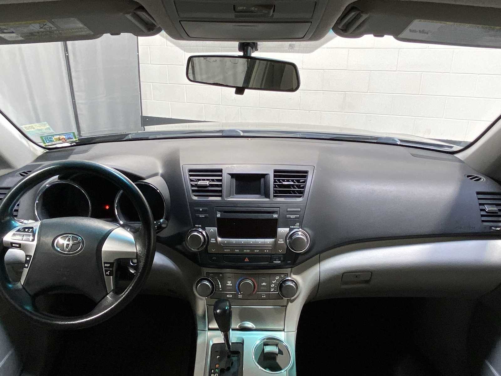 Thumbnail: 2012 Toyota Highlander - 10