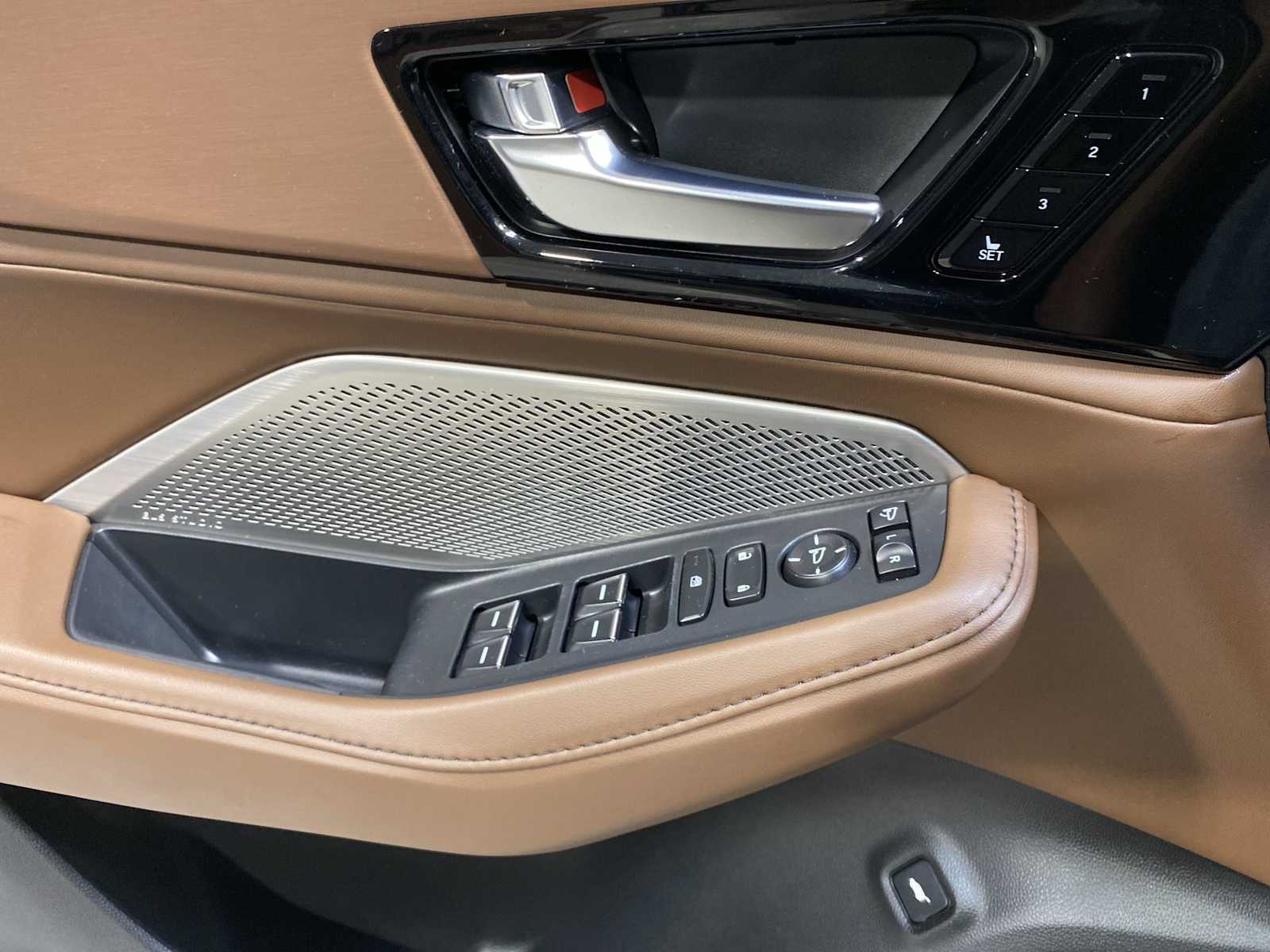 Thumbnail: 2023 Acura MDX - 23