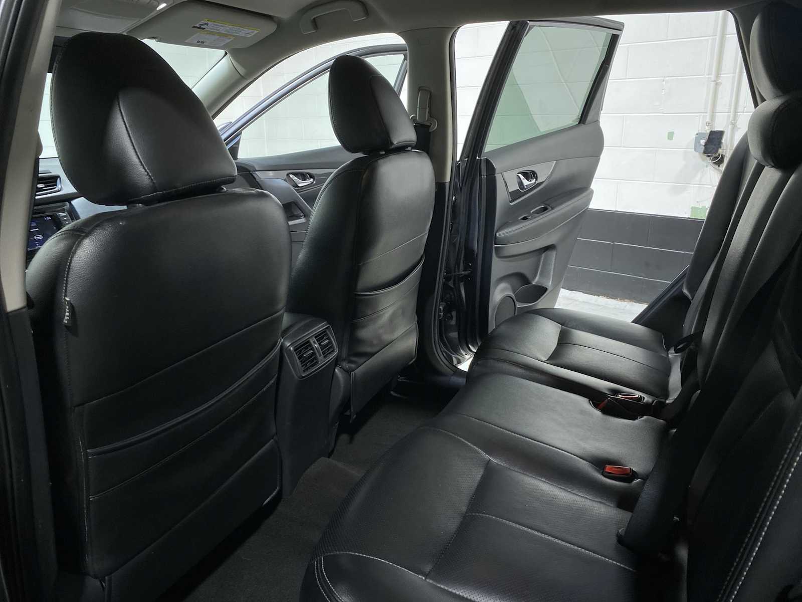 Thumbnail: 2019 Nissan Rogue - 12