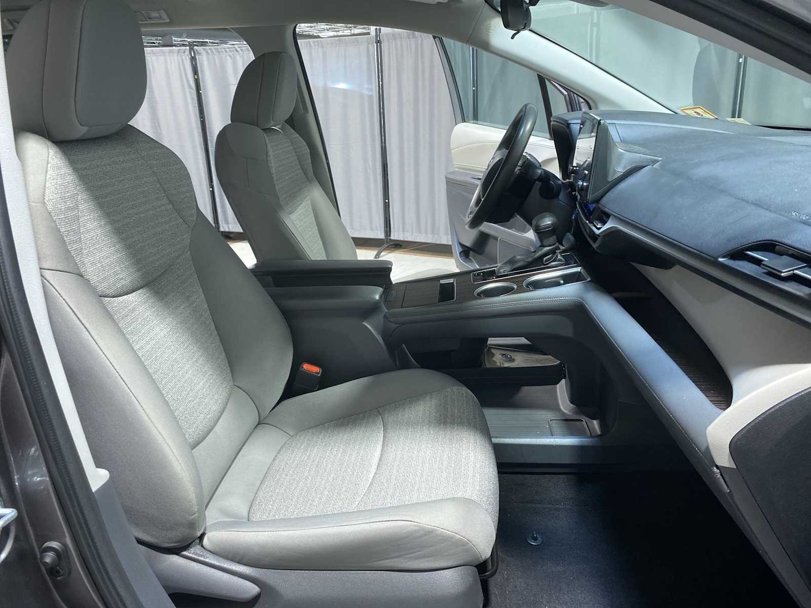 Thumbnail: 2021 Toyota Sienna - 14