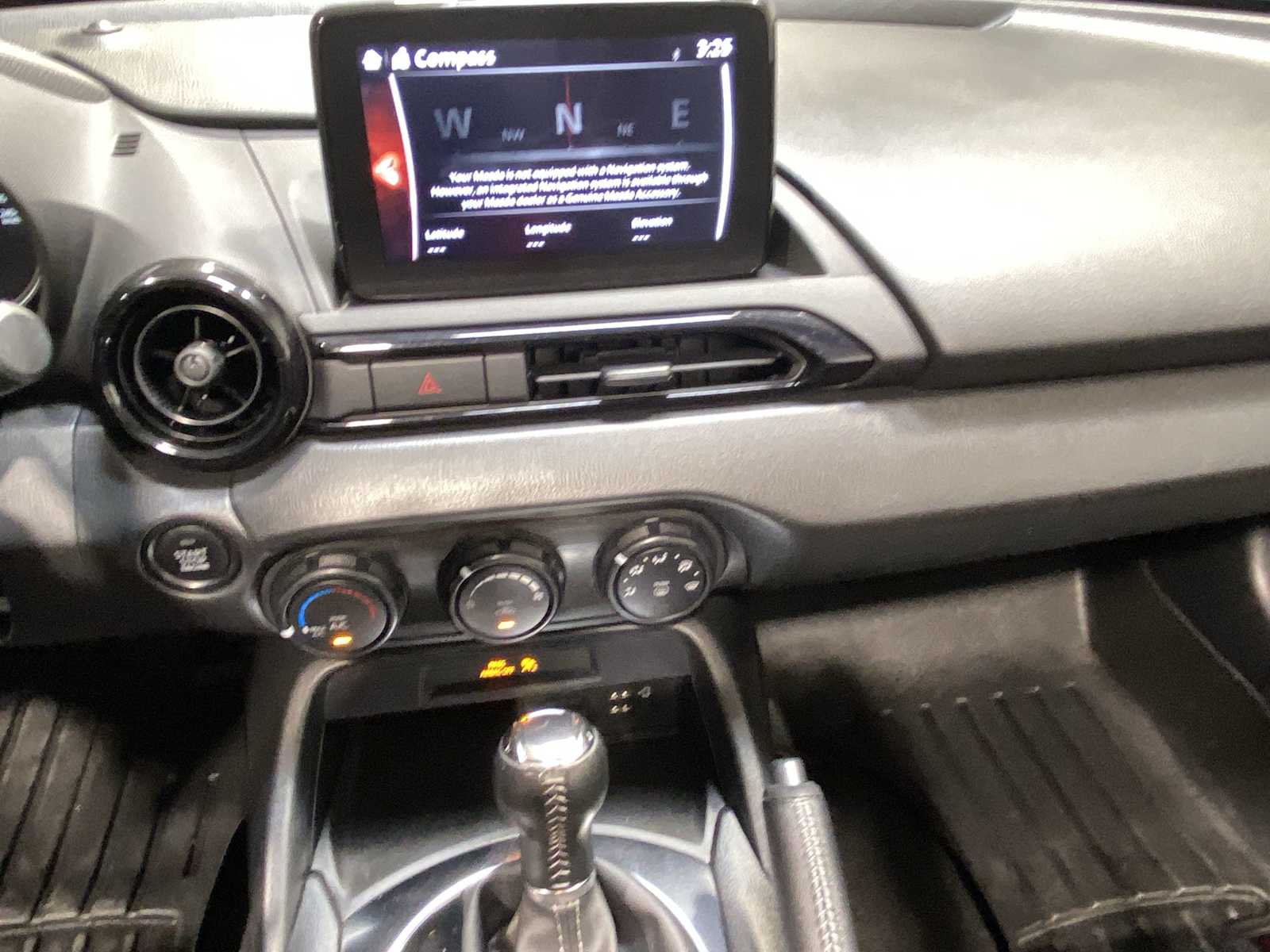 Thumbnail: 2021 Mazda MX-5 Miata - 14