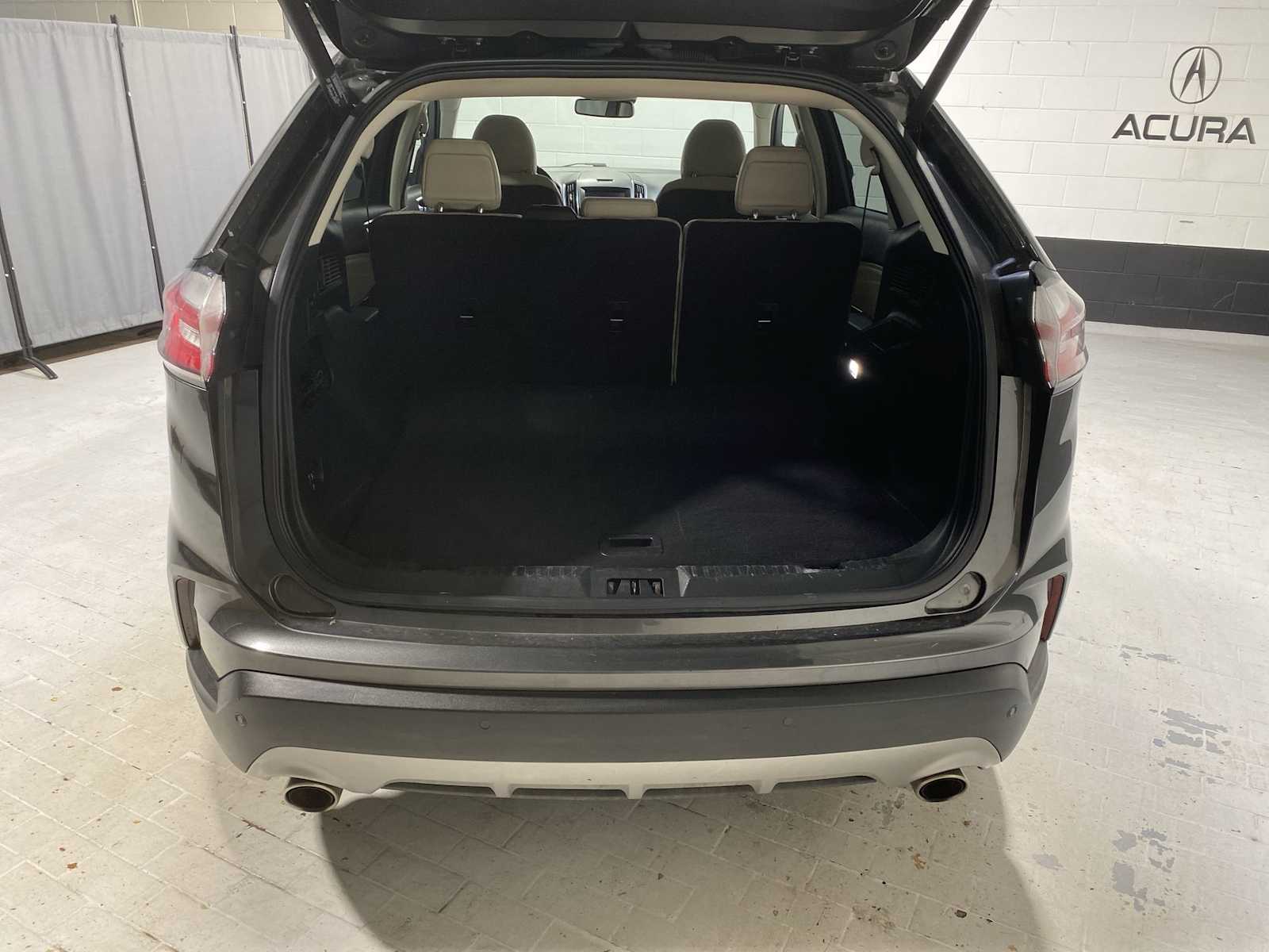 Thumbnail: 2019 Ford Edge - 19