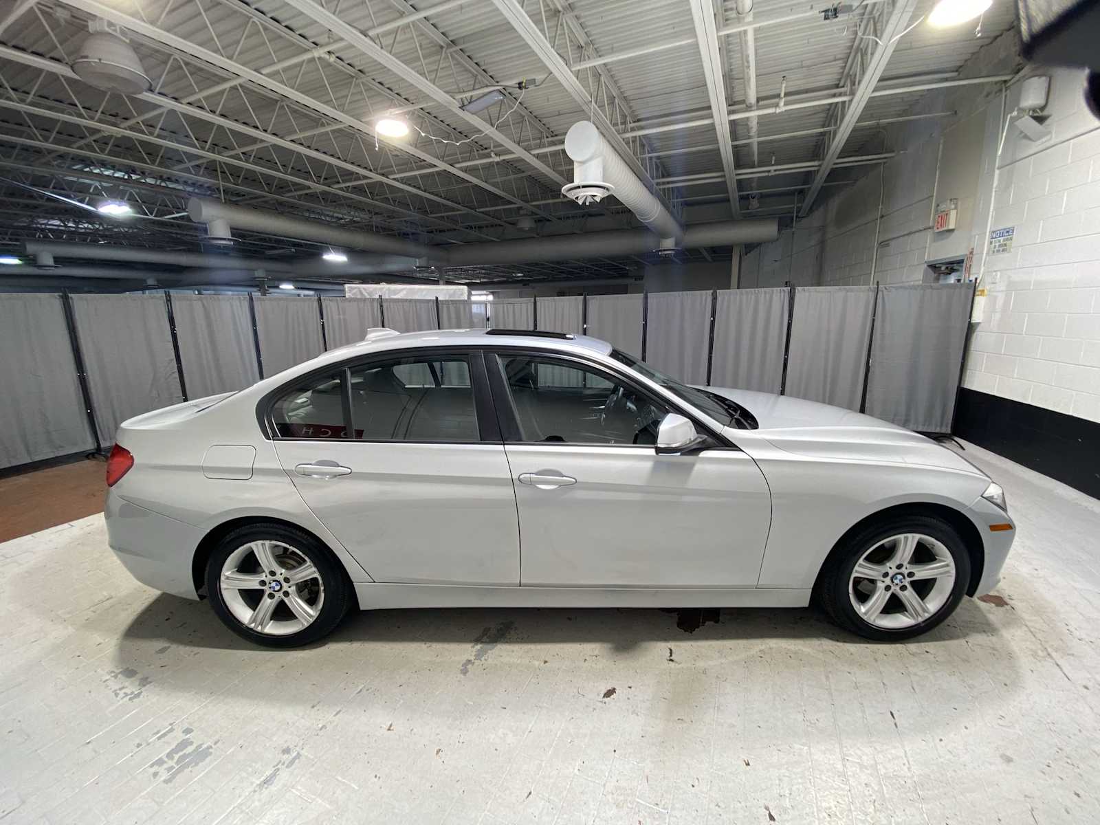 Thumbnail: 2015 BMW 3 Series - 27