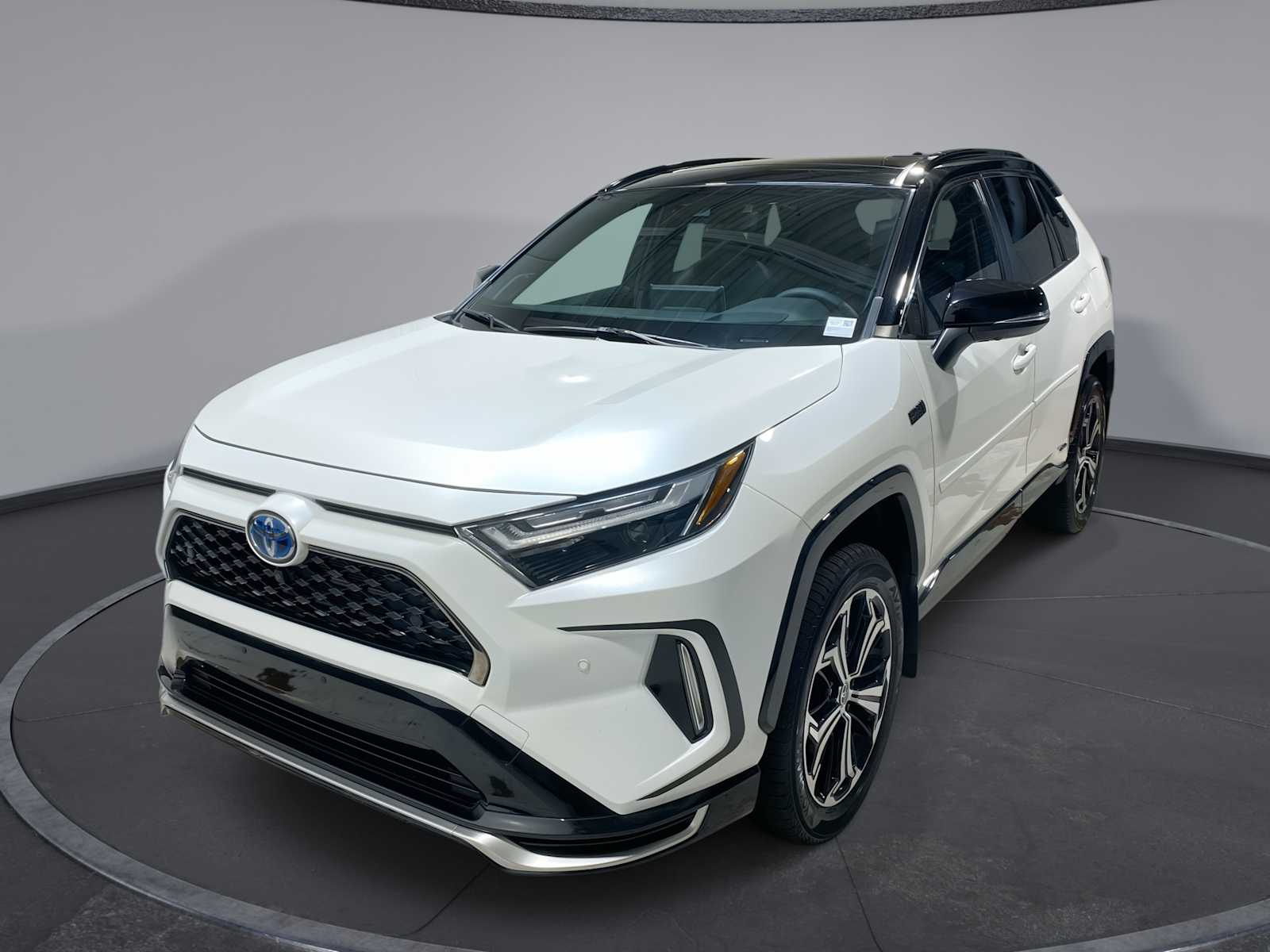 Thumbnail: 2022 Toyota RAV4 - 1