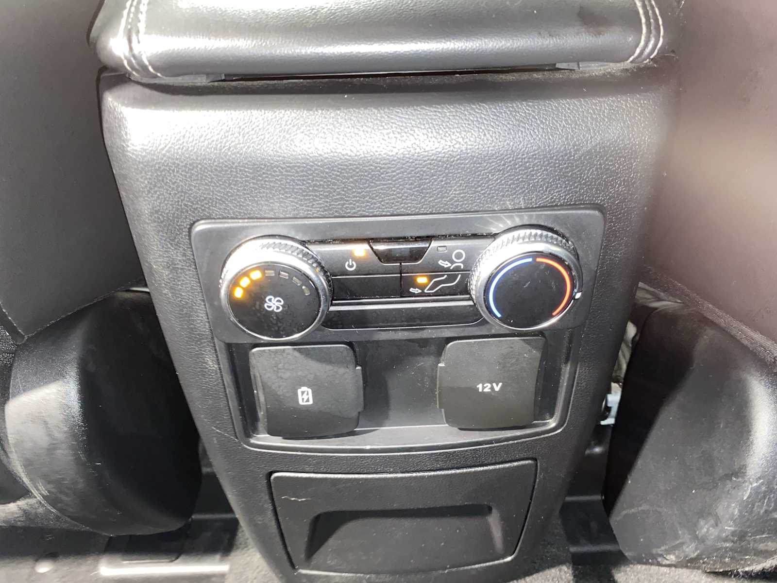 Thumbnail: 2022 Ford Explorer - 25