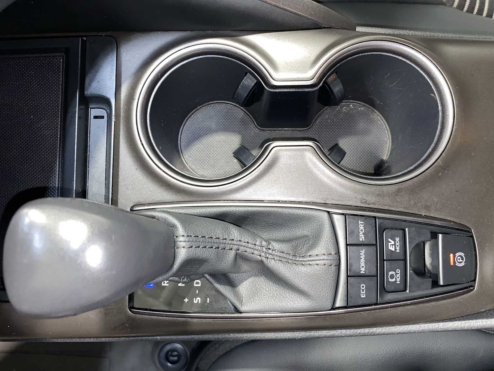 2024 Toyota Camry SE 17