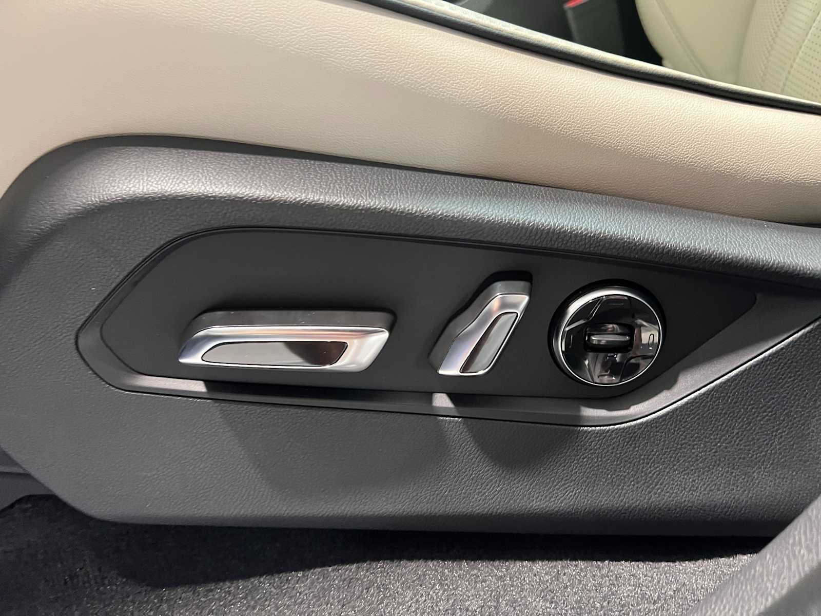 Thumbnail: 2026 Acura MDX - 20