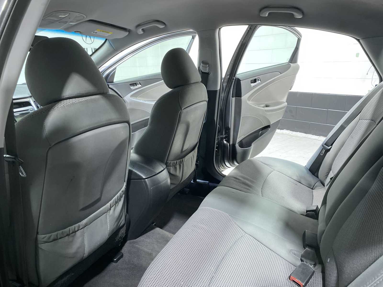 Thumbnail: 2012 Hyundai Sonata - 12