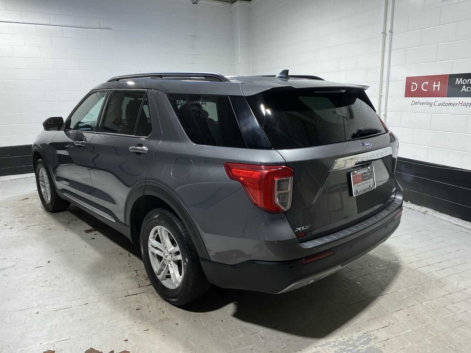 Thumbnail: 2022 Ford Explorer - 4