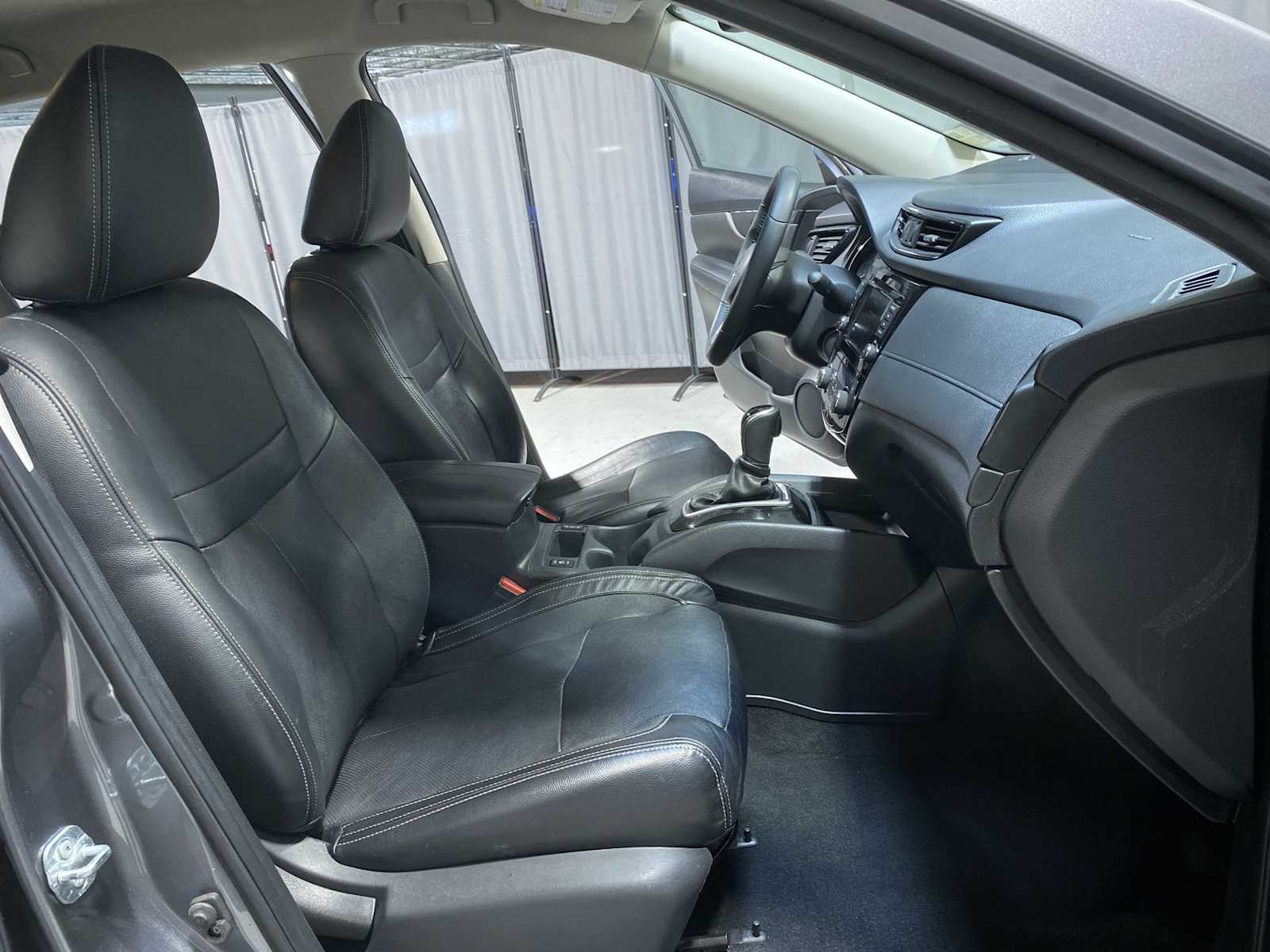 Thumbnail: 2019 Nissan Rogue - 14