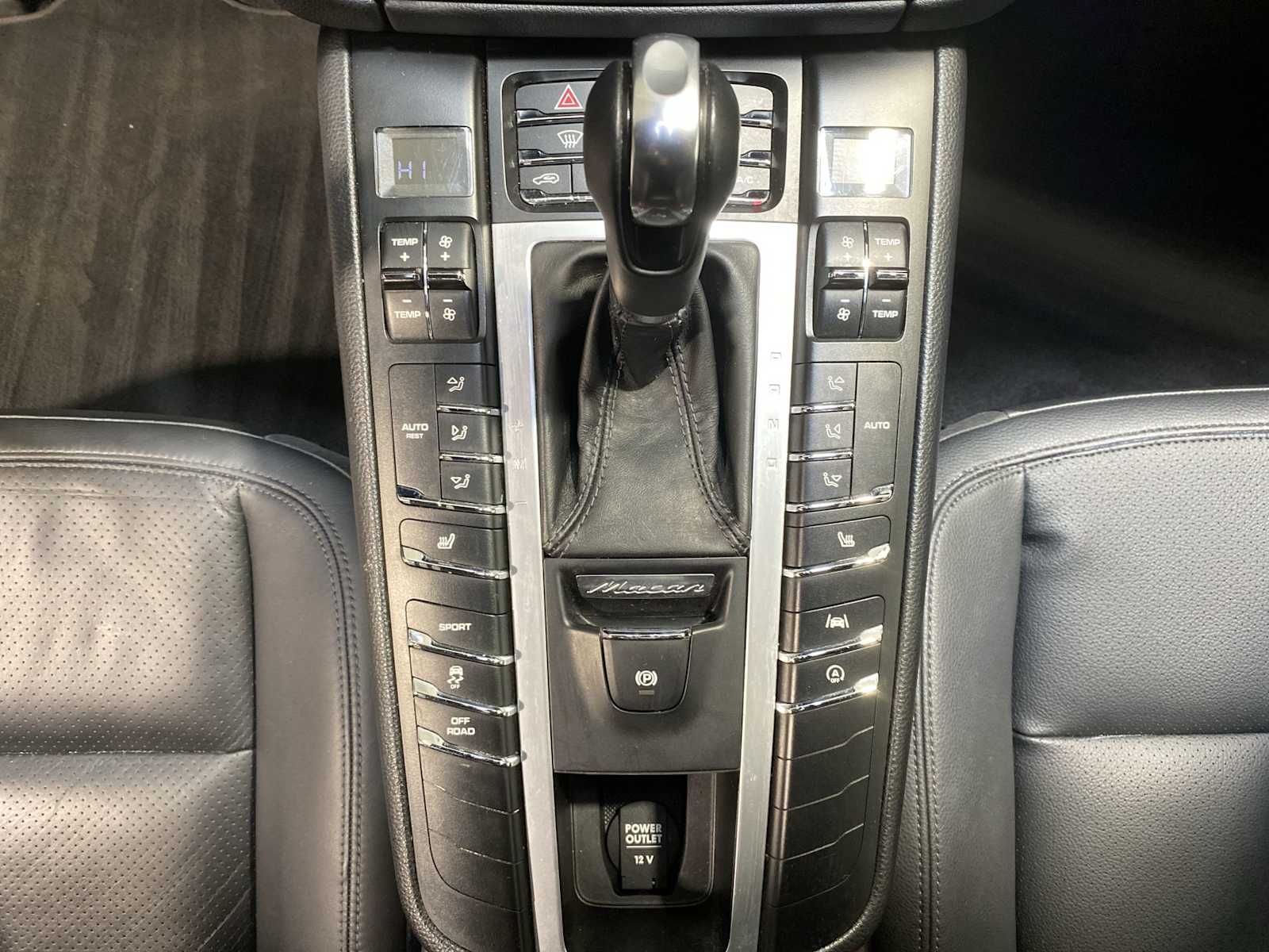 Thumbnail: 2020 Porsche Macan - 17