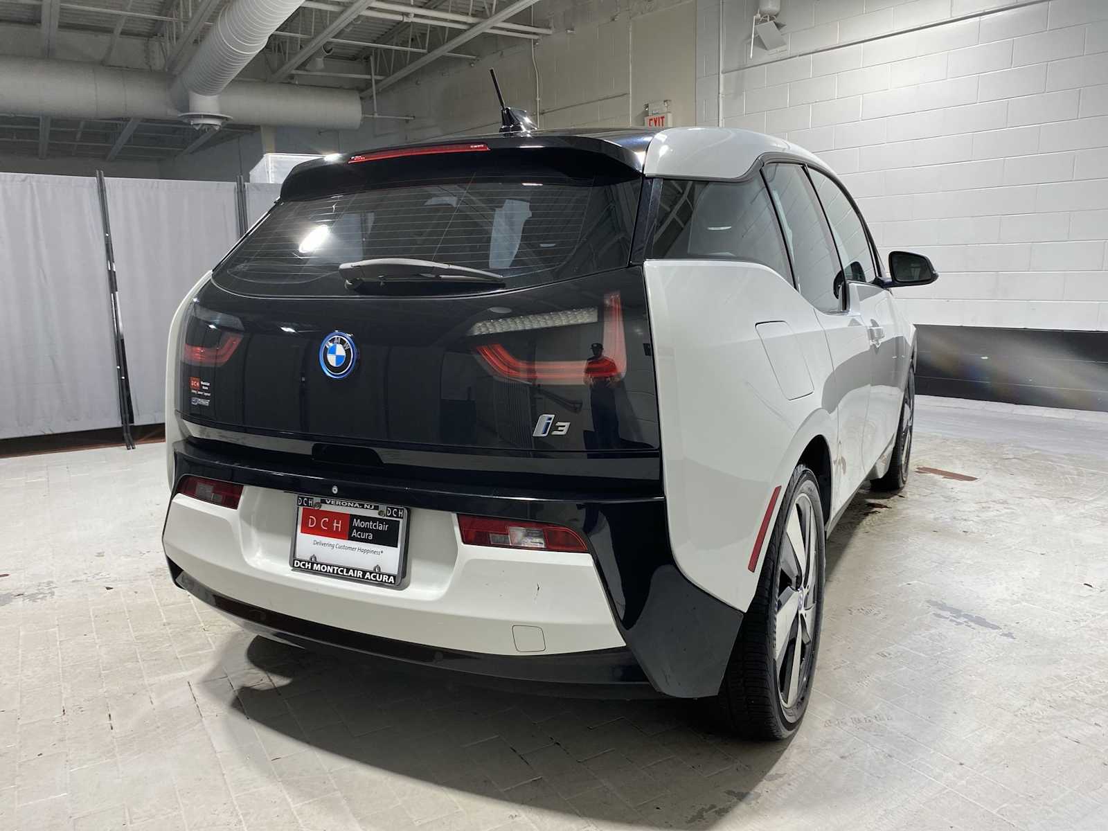 Thumbnail: 2014 BMW i3 - 26