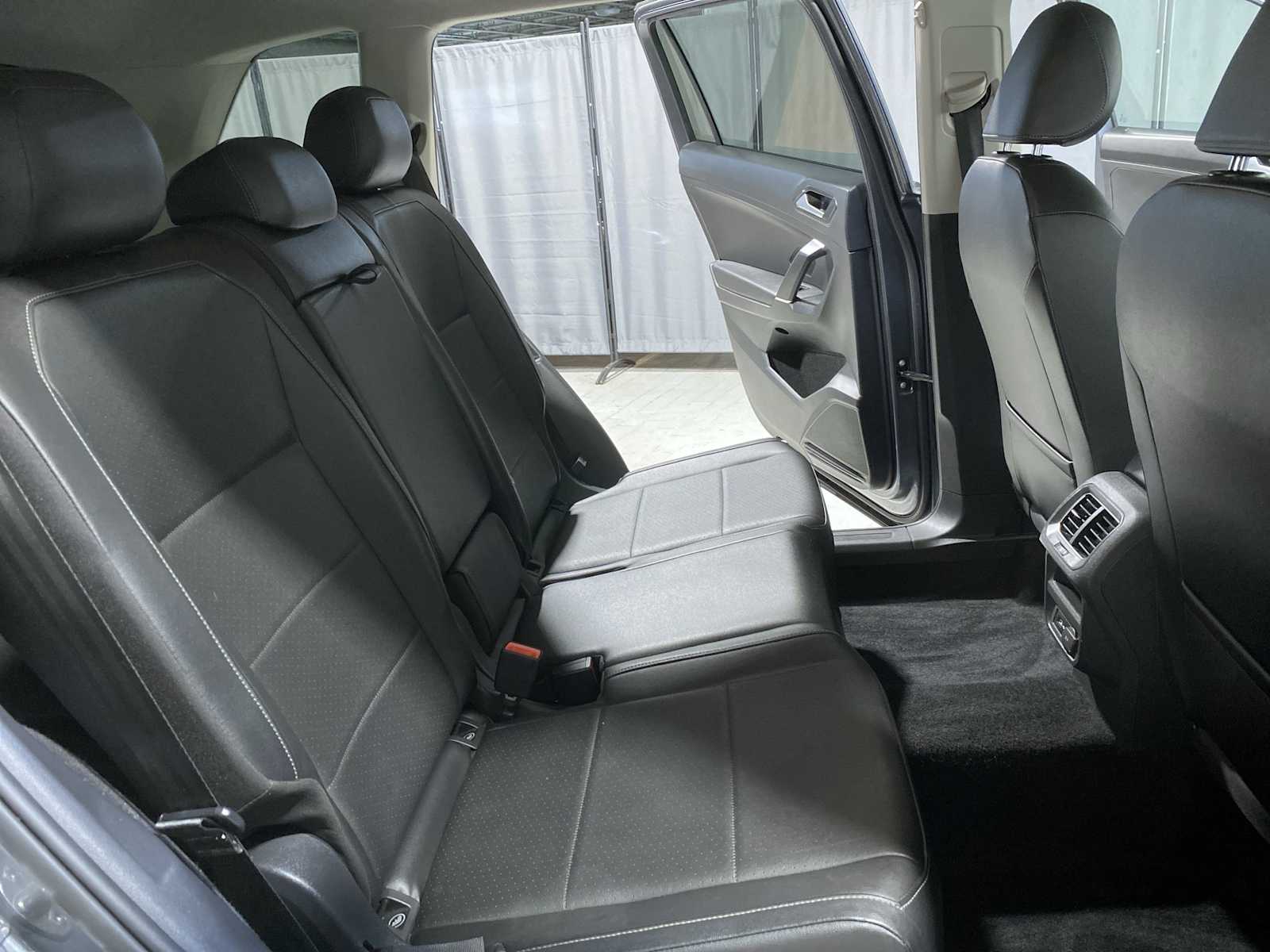 Thumbnail: 2018 Volkswagen Tiguan - 13