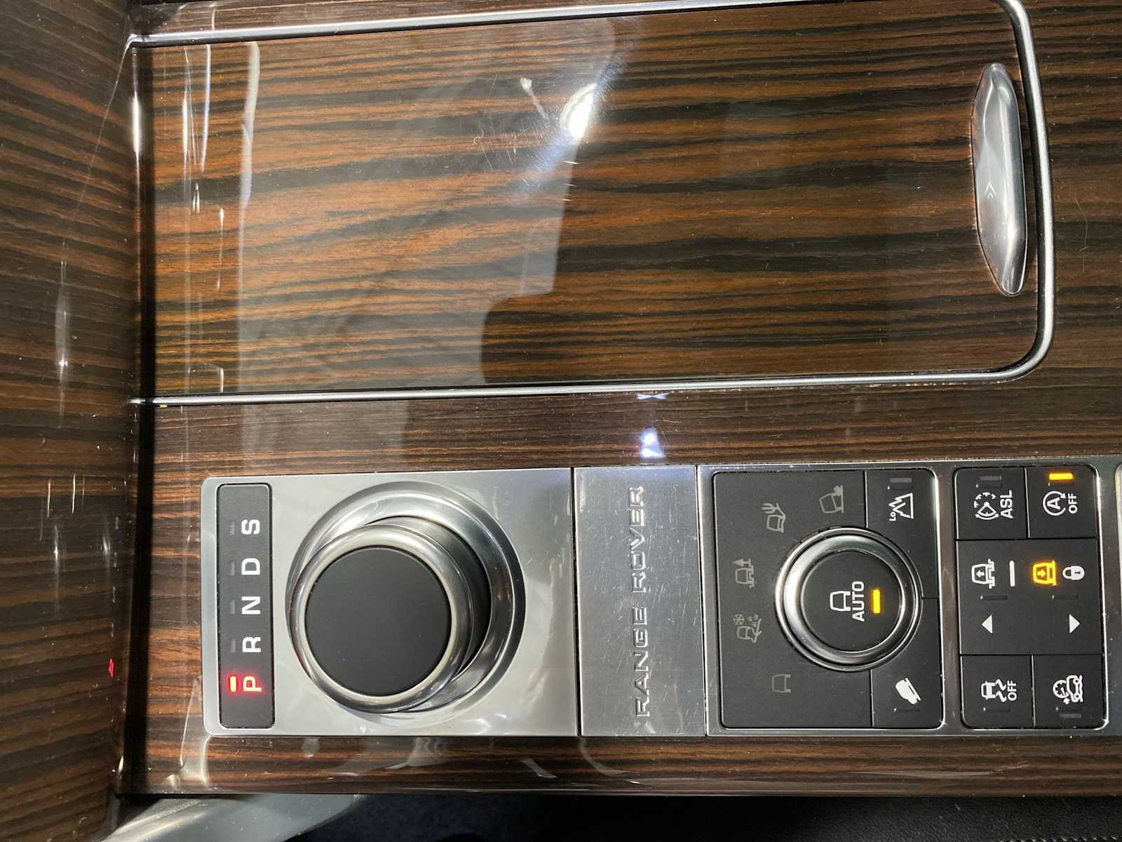 Thumbnail: 2016 Land Rover Range Rover - 17