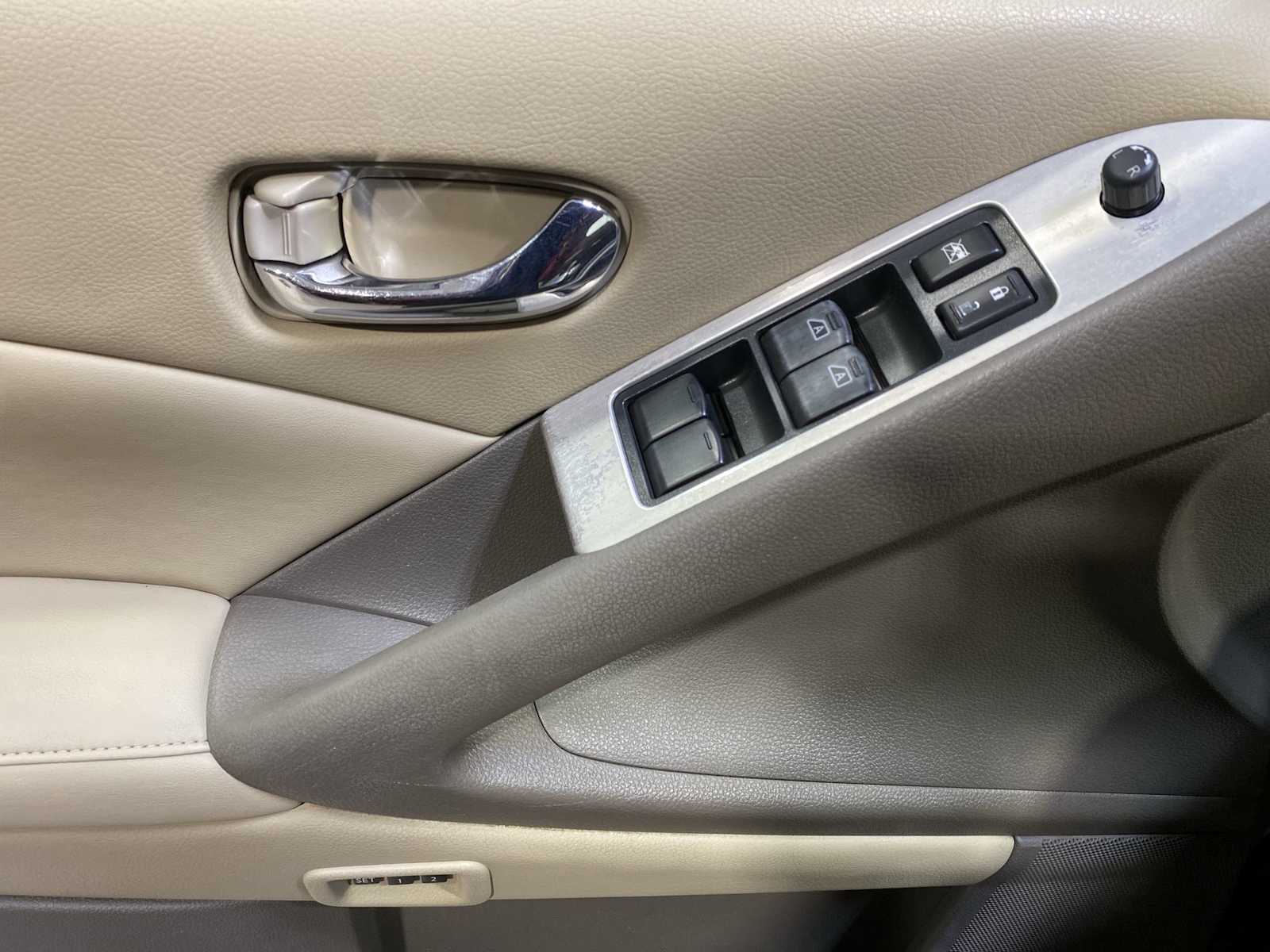 Thumbnail: 2011 Nissan Murano - 22