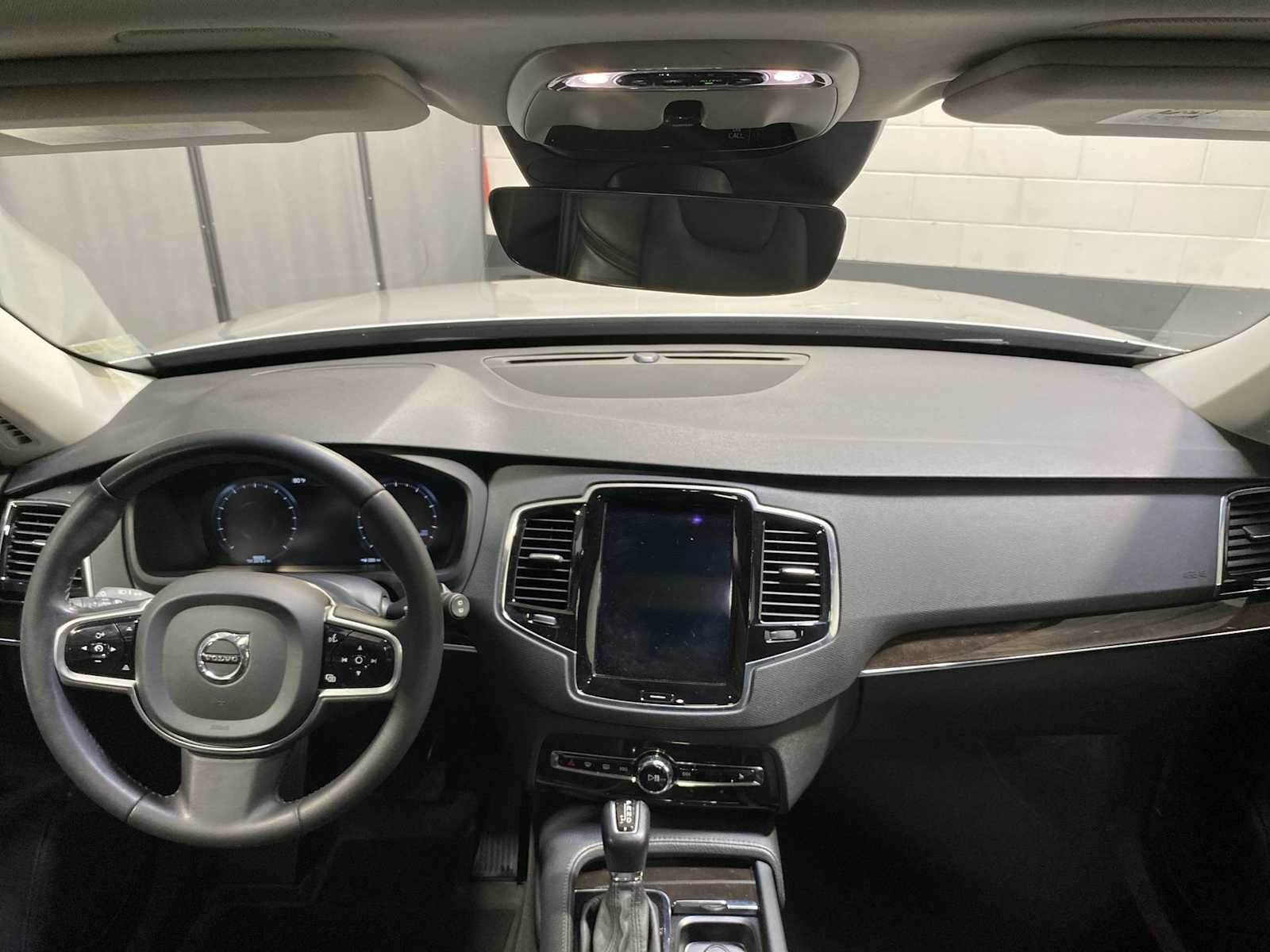Thumbnail: 2017 Volvo XC90 - 10