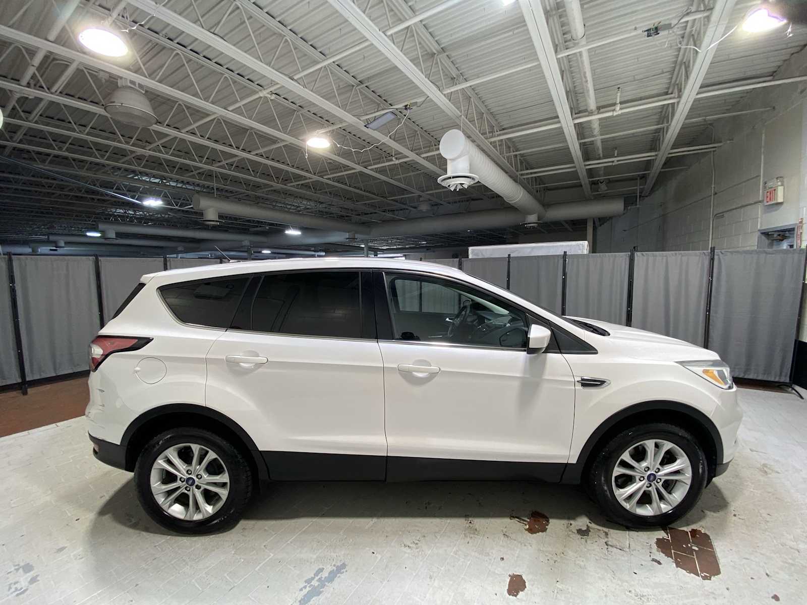 Thumbnail: 2017 Ford Escape - 27