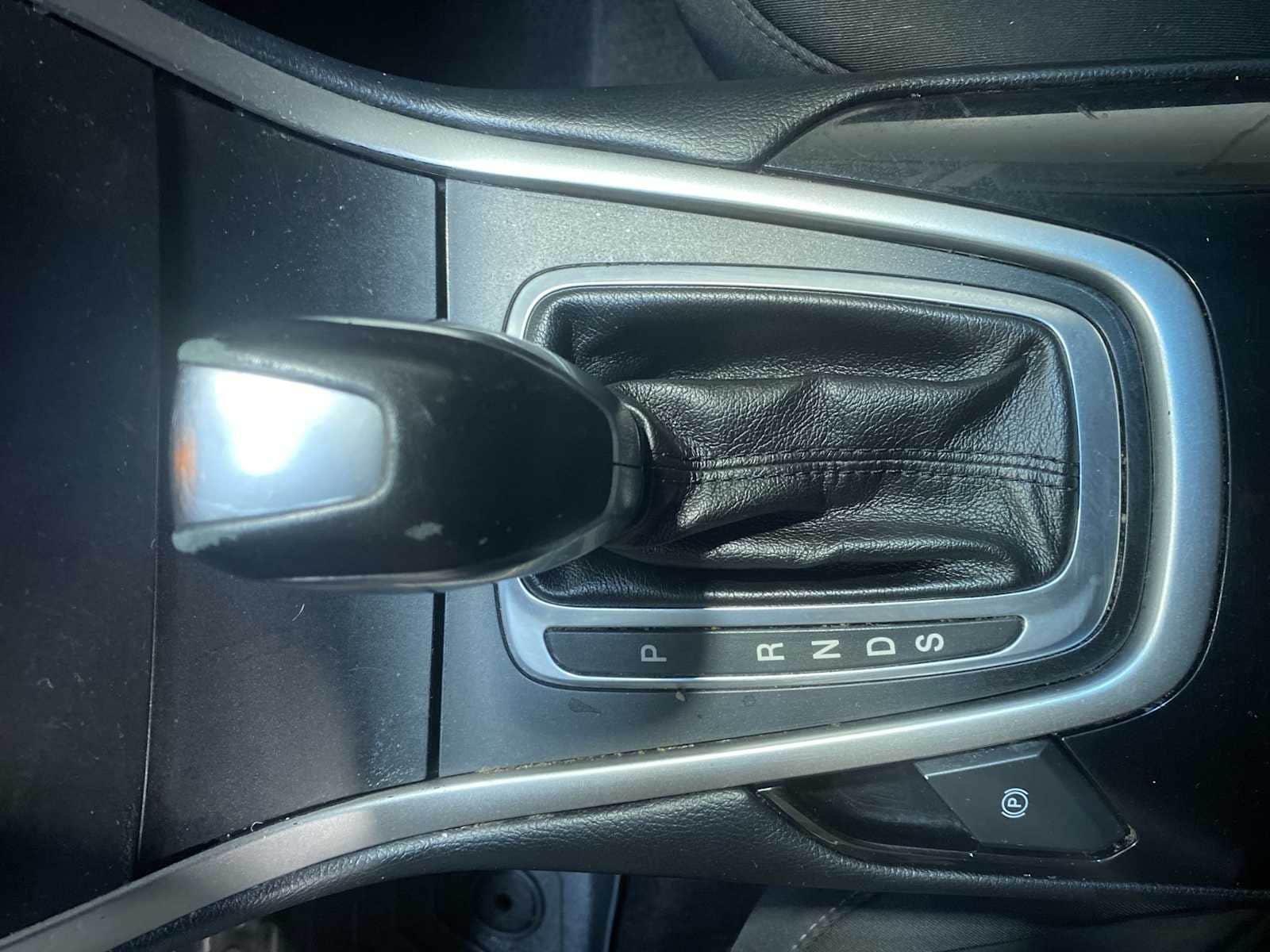 Thumbnail: 2015 Ford Edge - 17