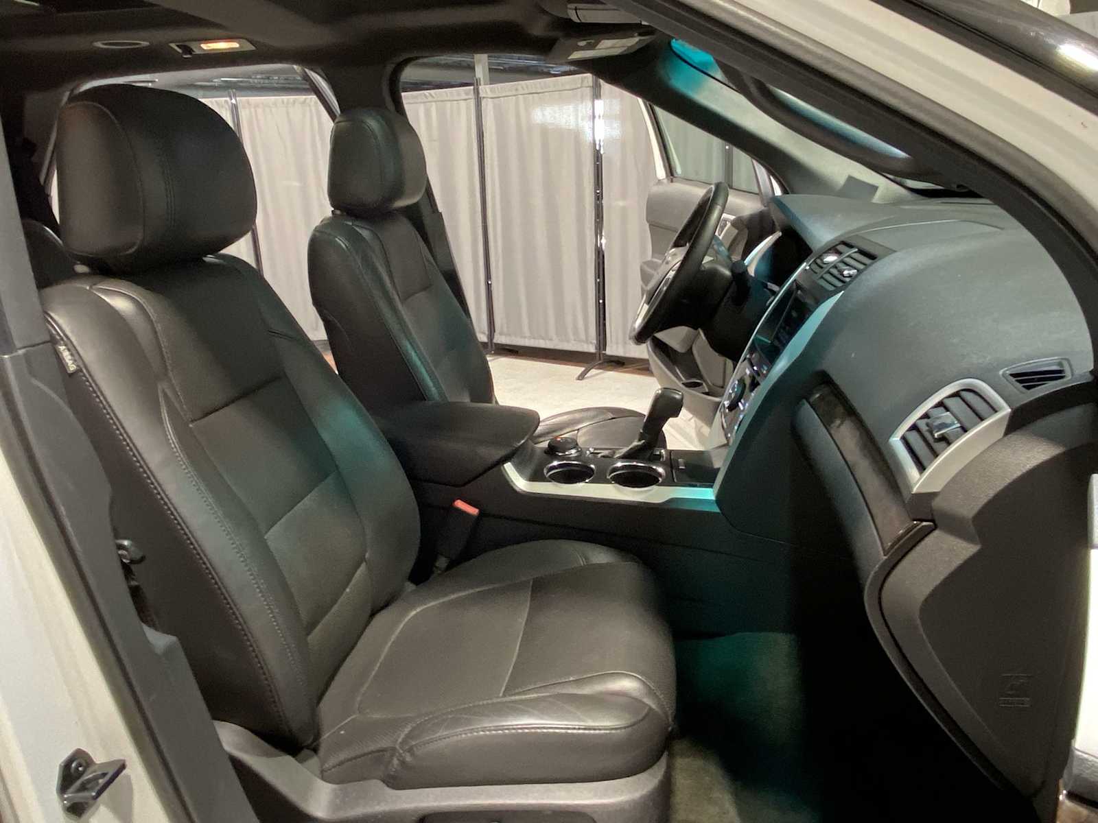 Thumbnail: 2014 Ford Explorer - 14