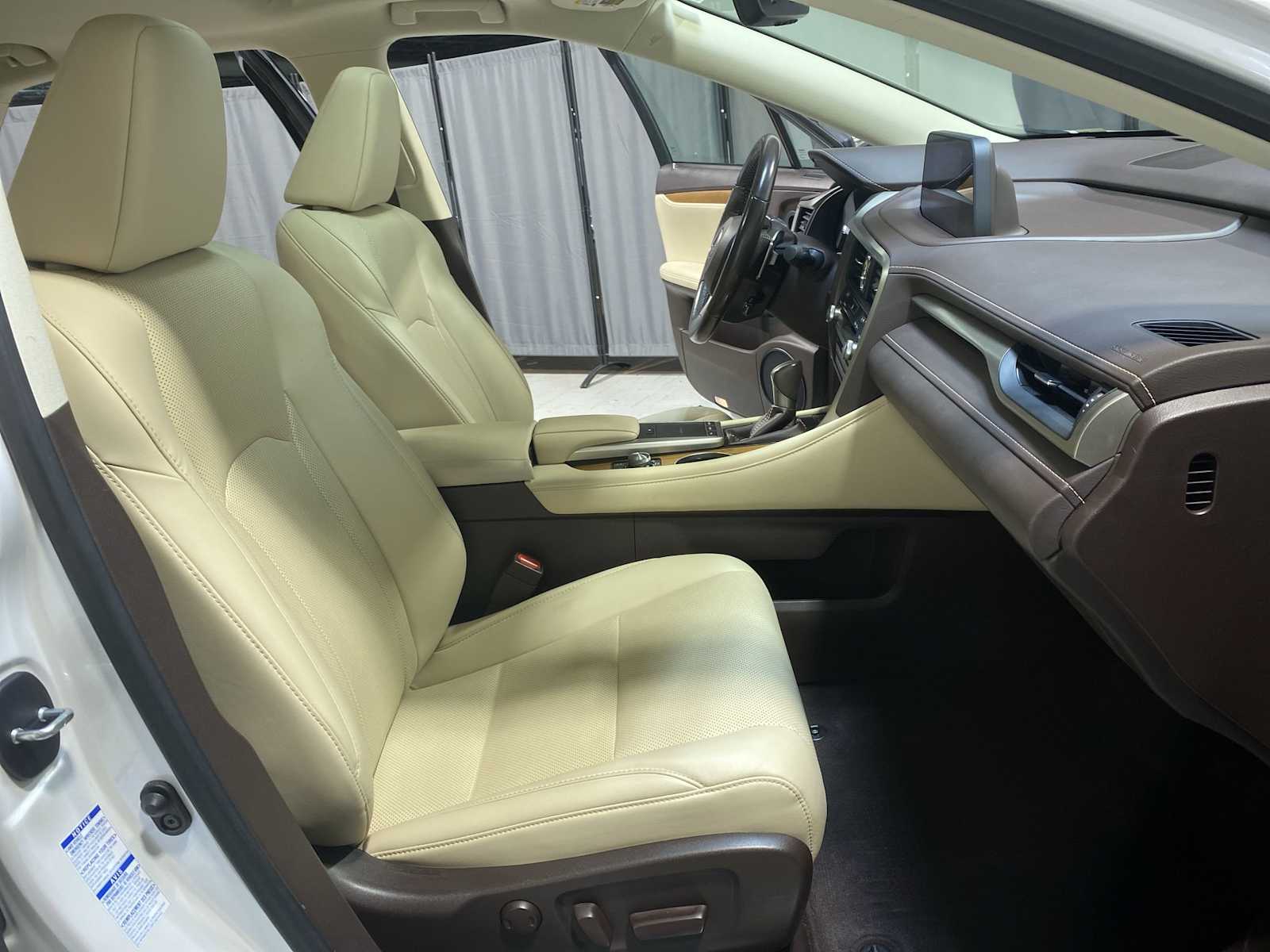 Thumbnail: 2020 Lexus RX - 14