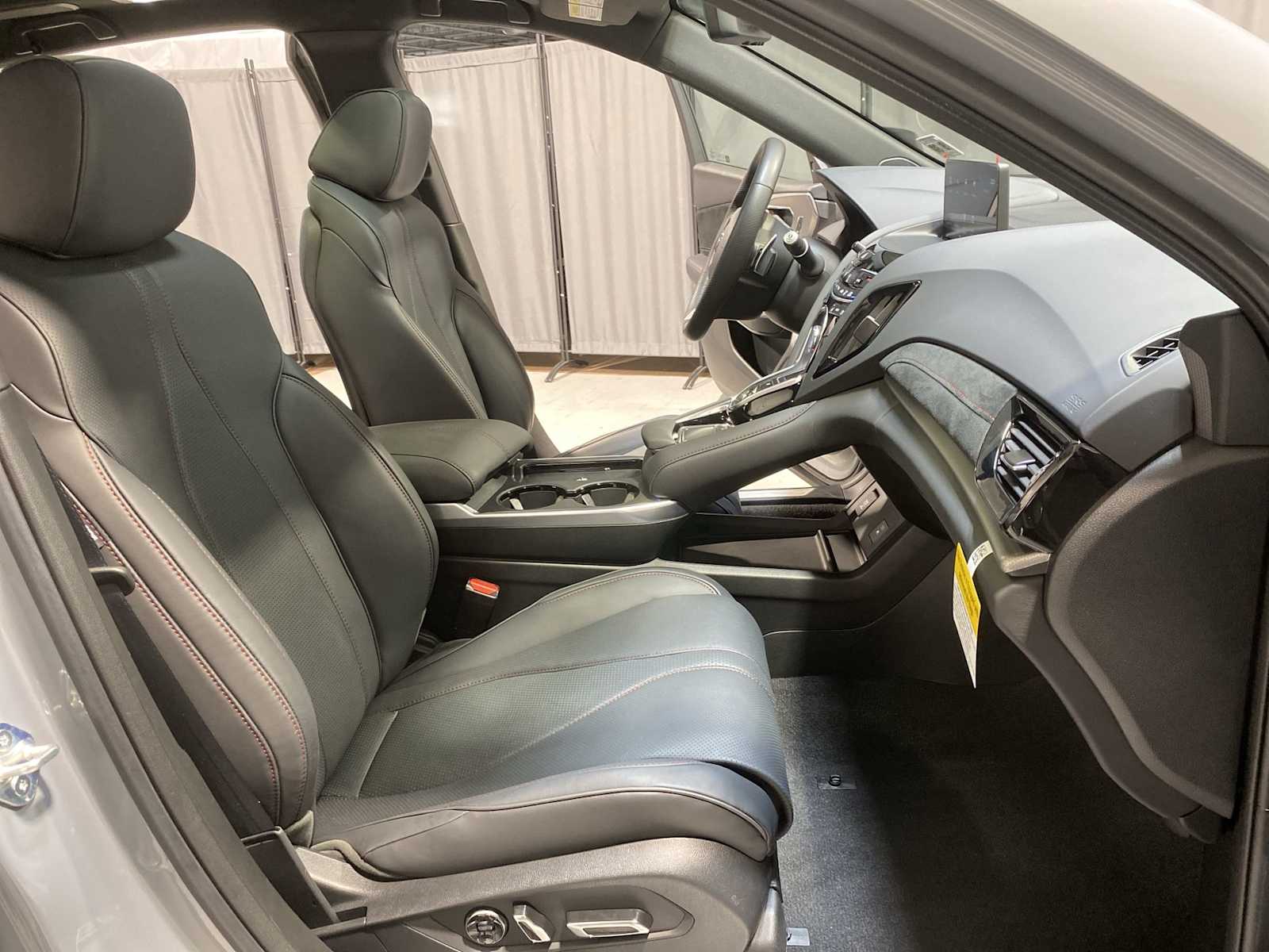 Thumbnail: 2025 Acura RDX - 14