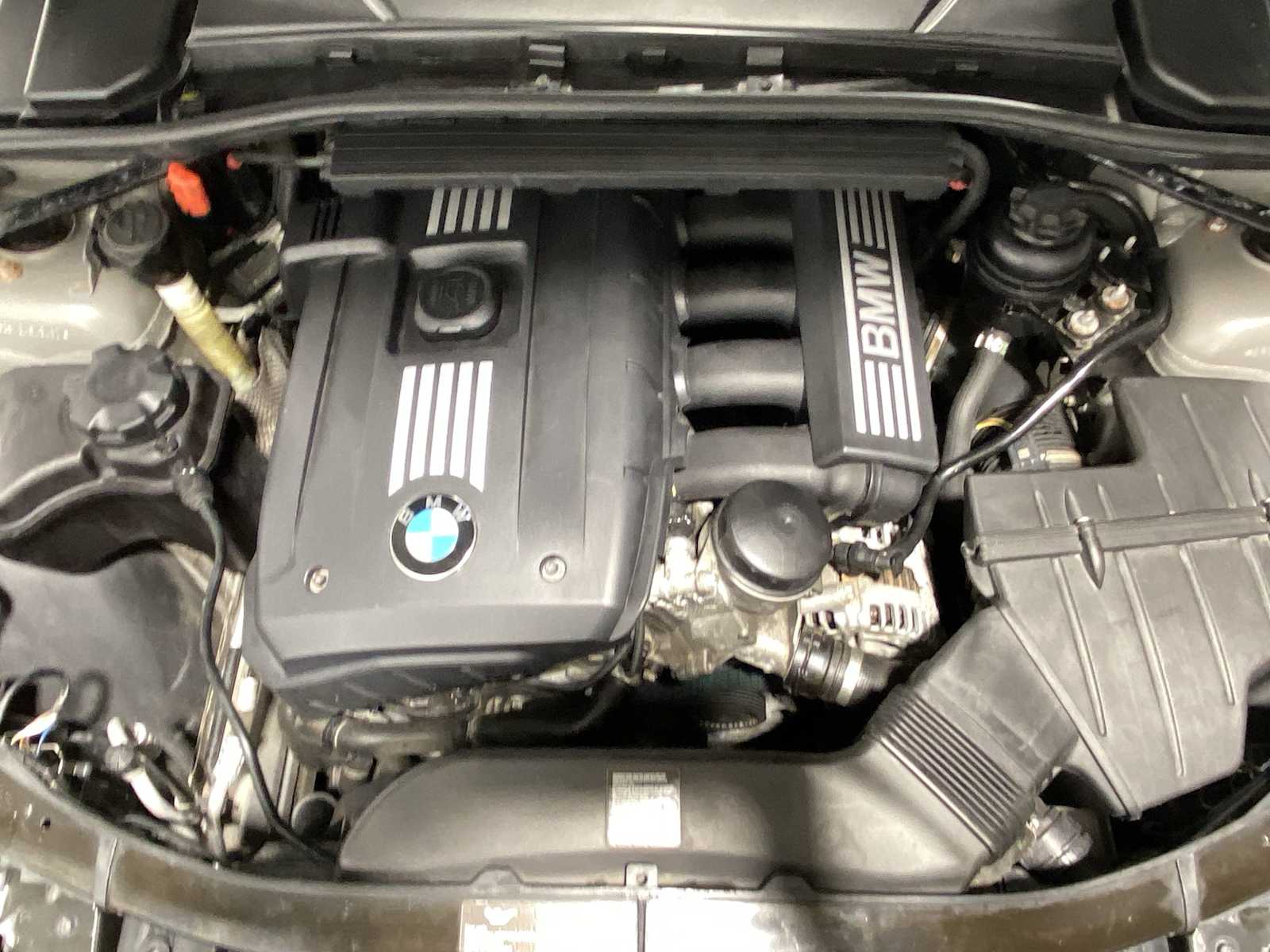 Thumbnail: 2012 BMW 3 Series - 9