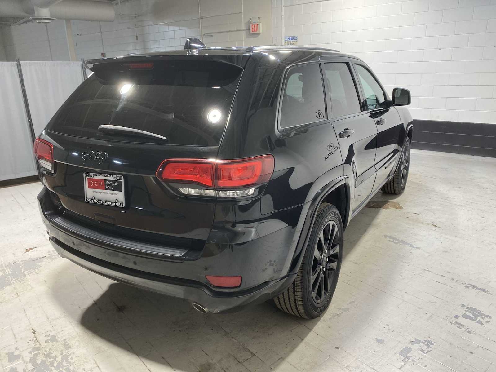 Thumbnail: 2017 Jeep Grand Cherokee - 26