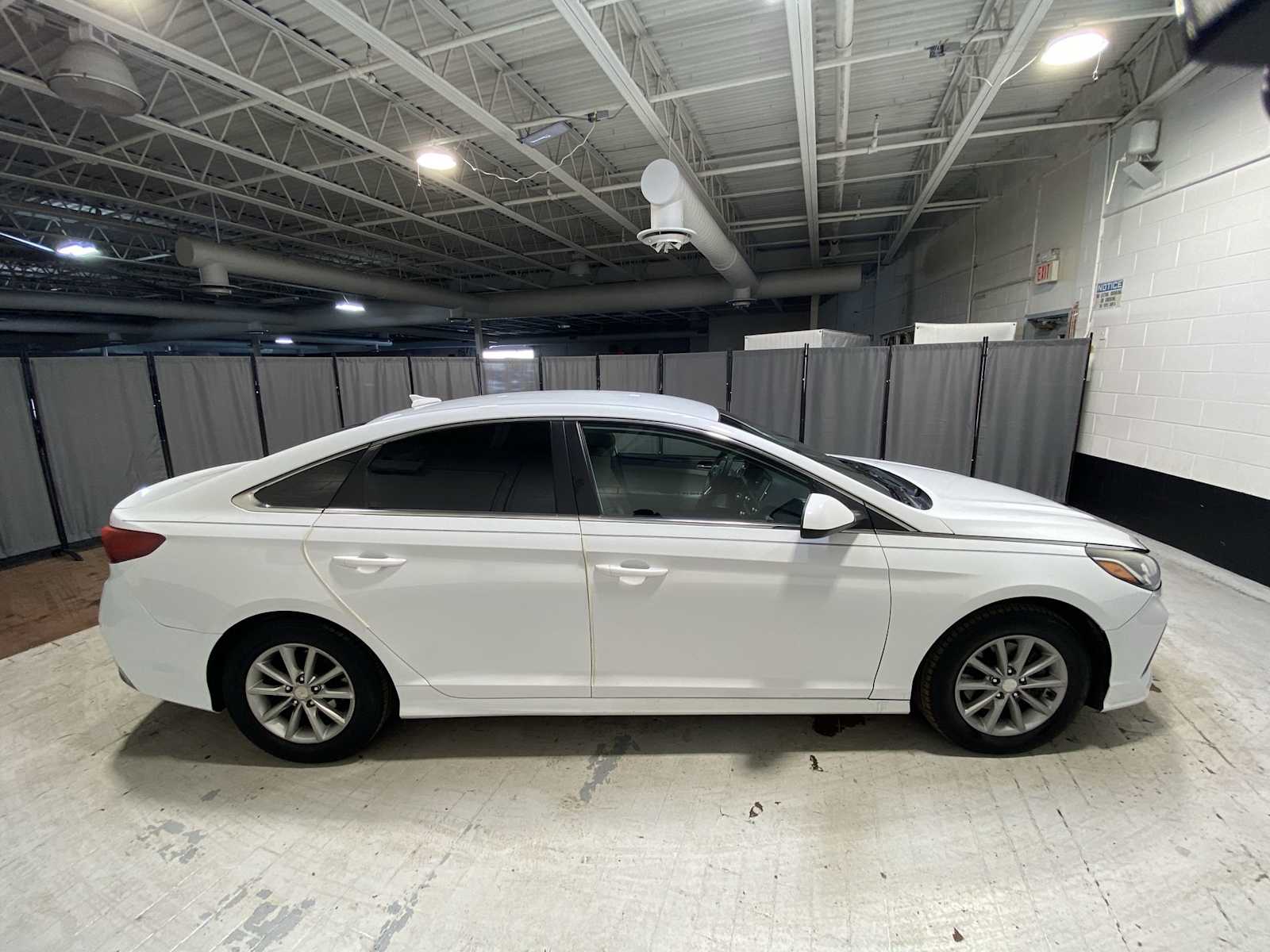 Thumbnail: 2018 Hyundai Sonata - 27