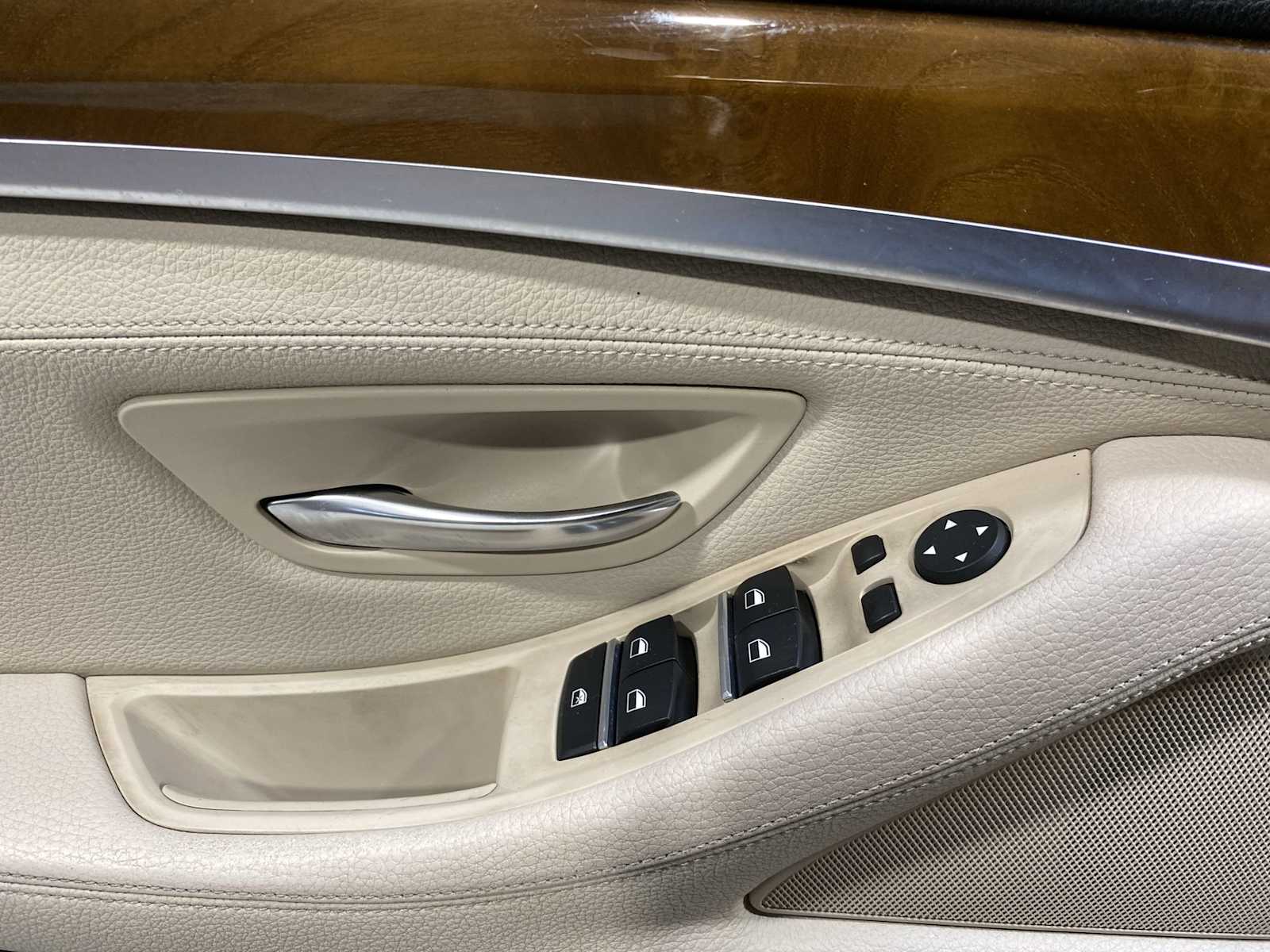Thumbnail: 2013 BMW 5 Series - 22