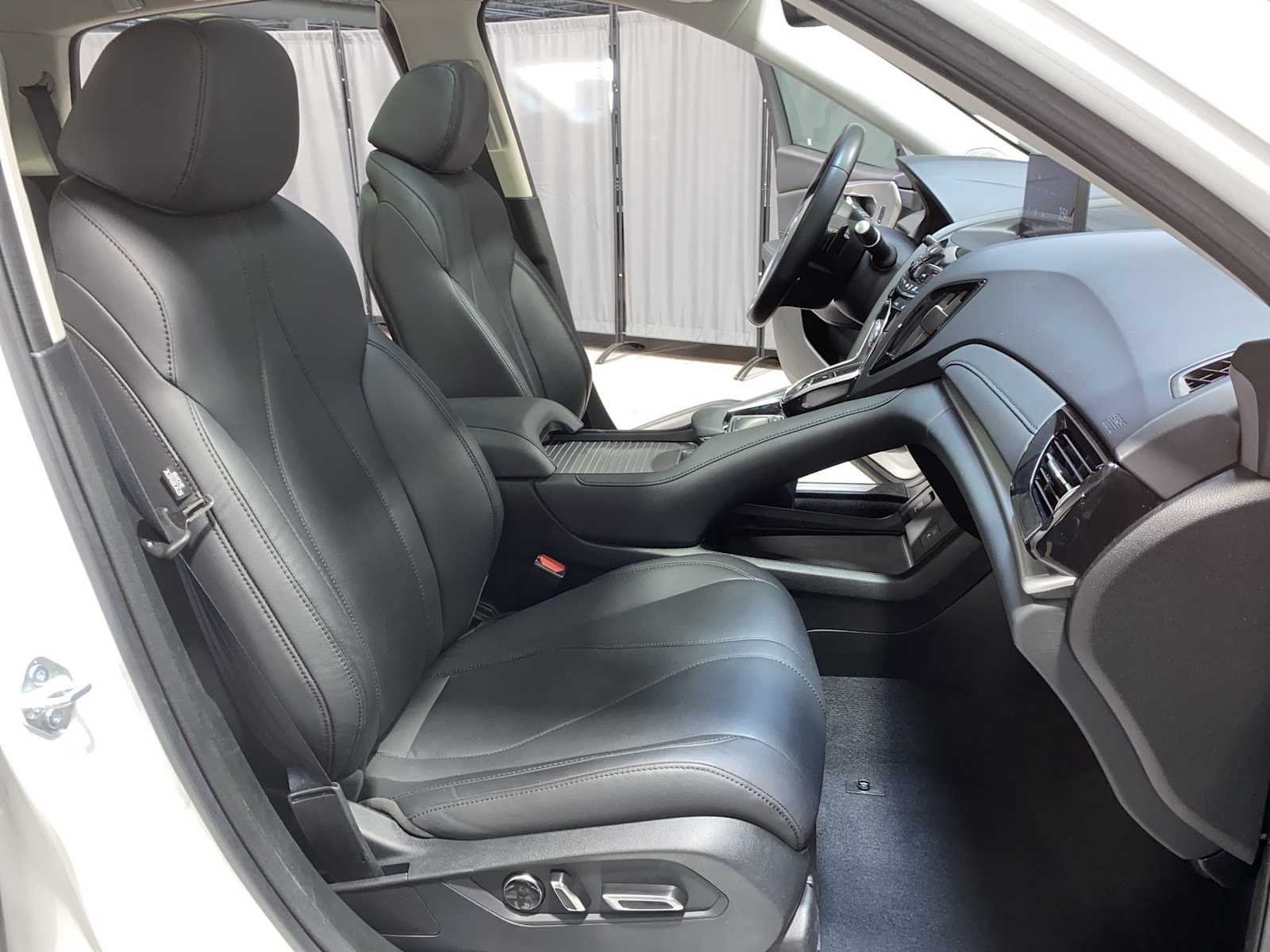 Thumbnail: 2023 Acura RDX - 14