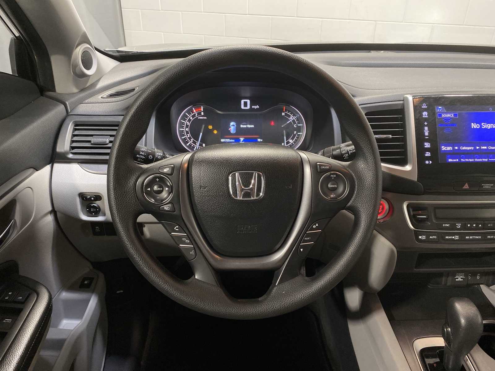 Thumbnail: 2018 Honda Pilot - 15
