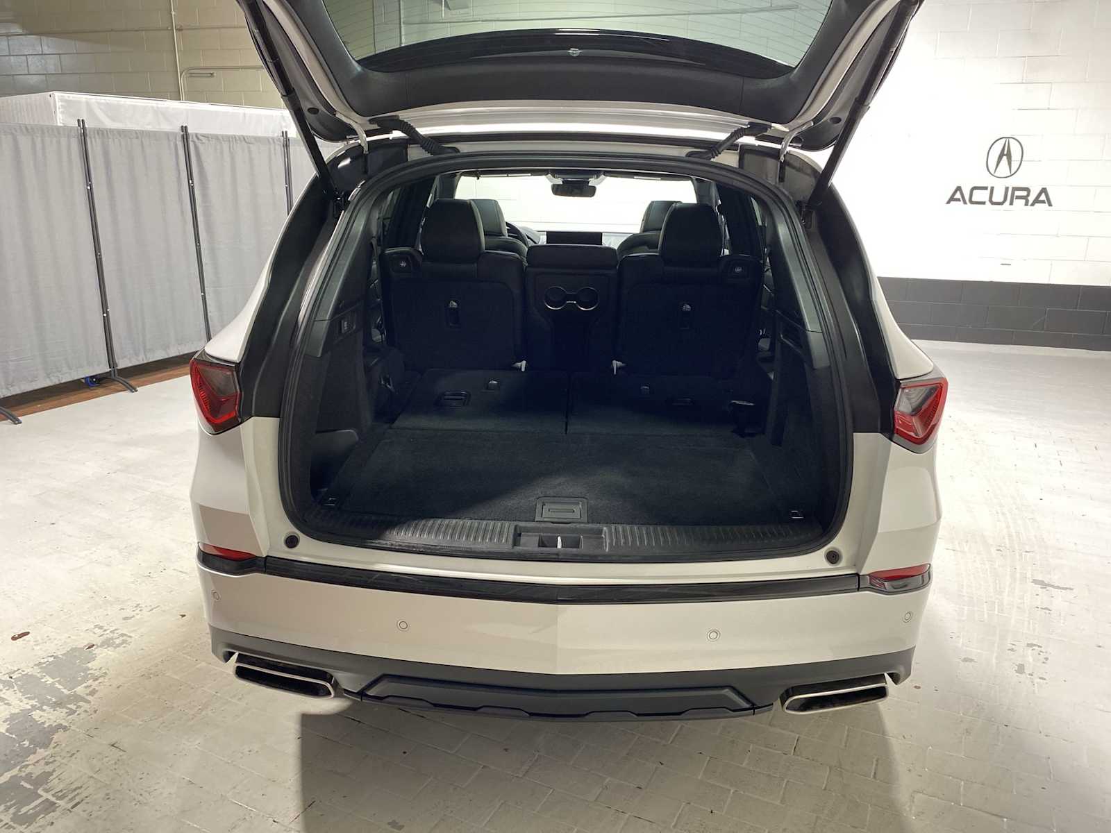 2023 Acura MDX Base 19