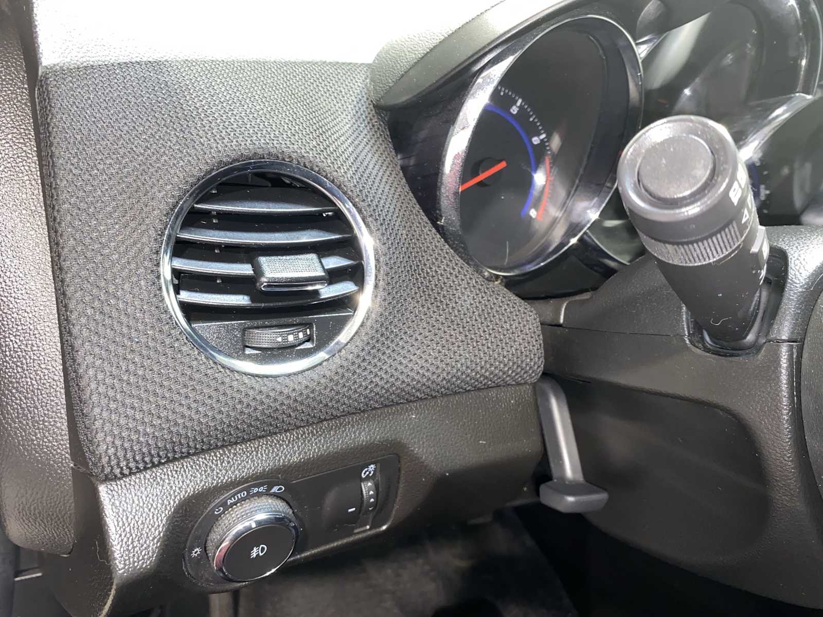 Thumbnail: 2016 Chevrolet Cruze - 24