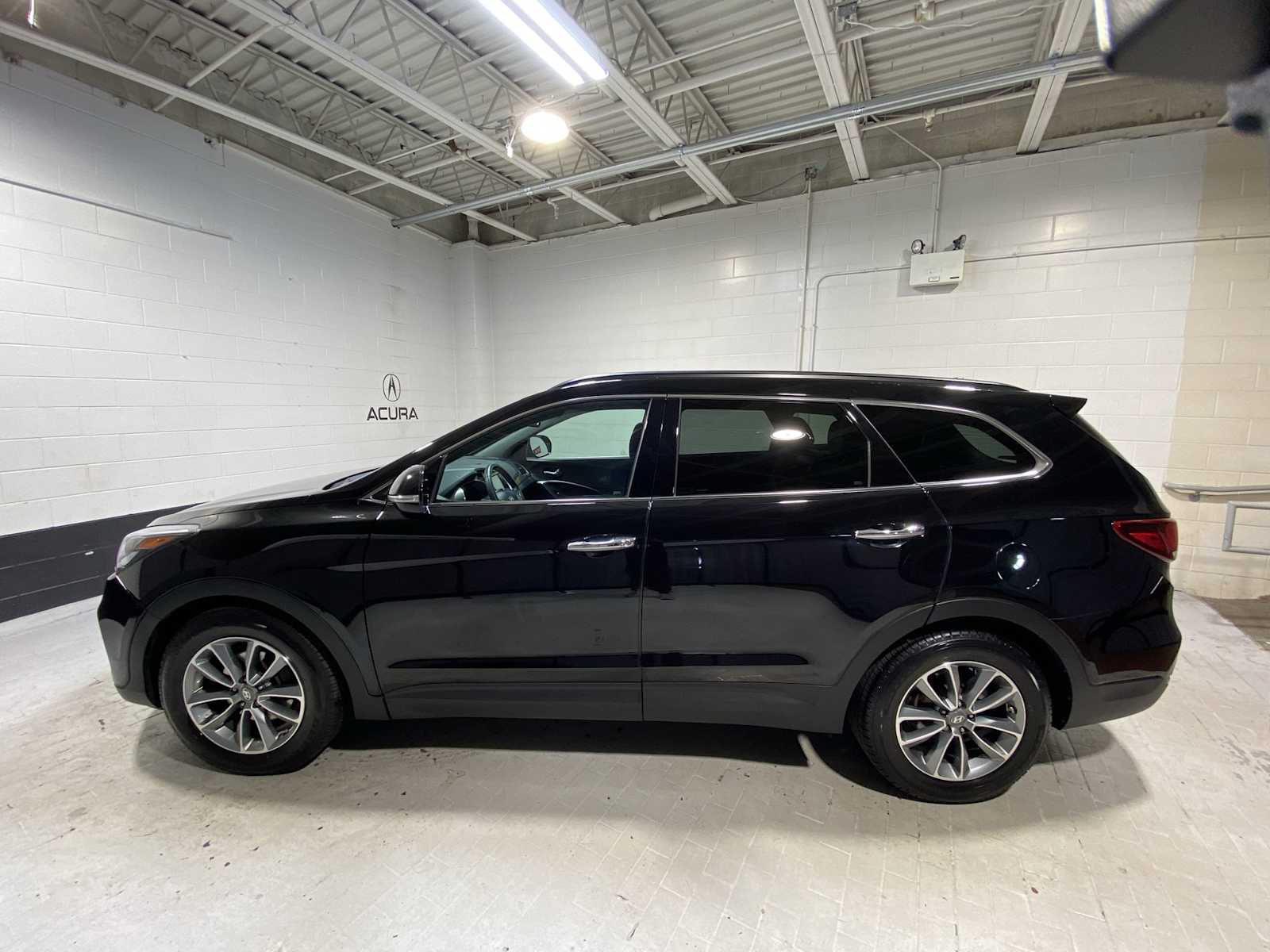 Thumbnail: 2017 Hyundai Santa Fe - 3