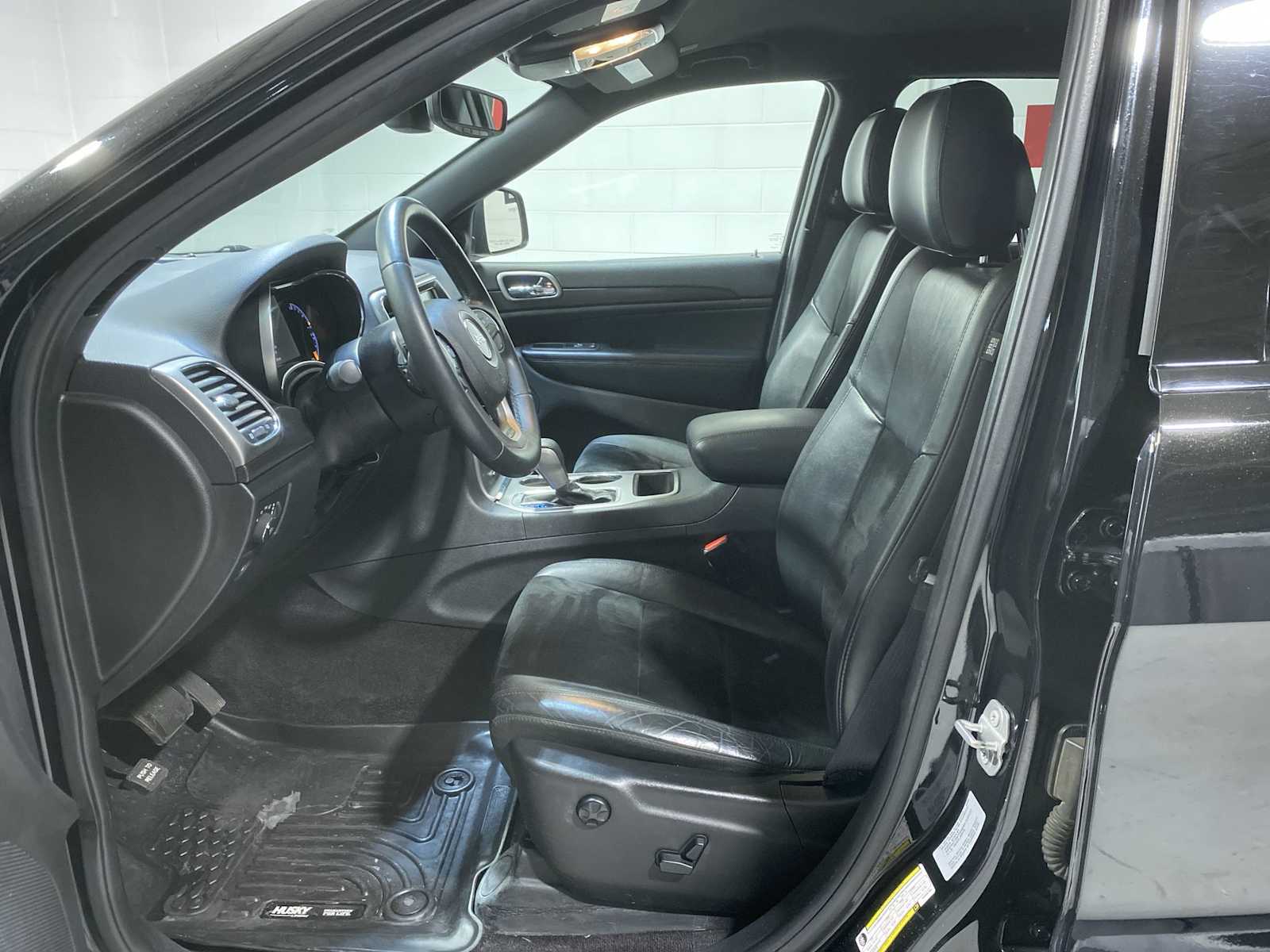 Thumbnail: 2017 Jeep Grand Cherokee - 2