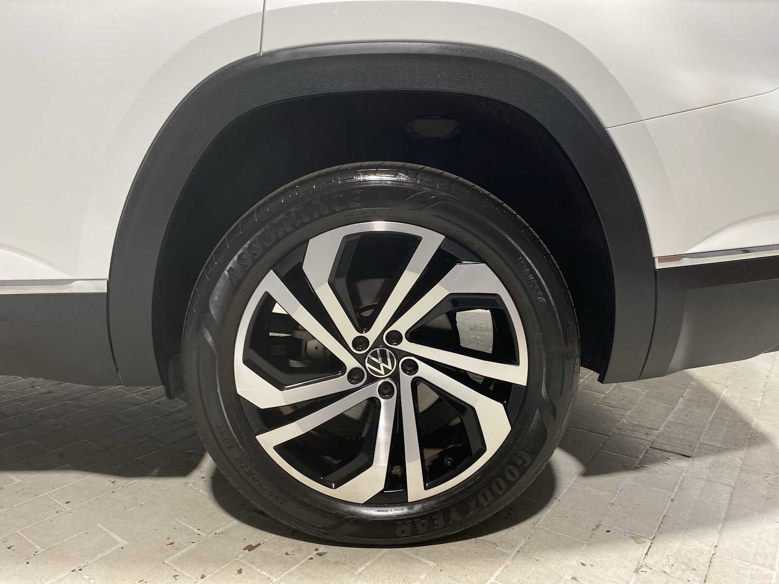 Thumbnail: 2022 Volkswagen Atlas - 8