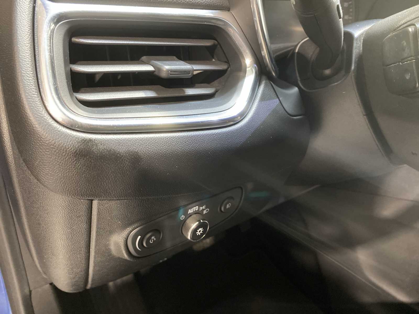 Thumbnail: 2020 Chevrolet Equinox - 24