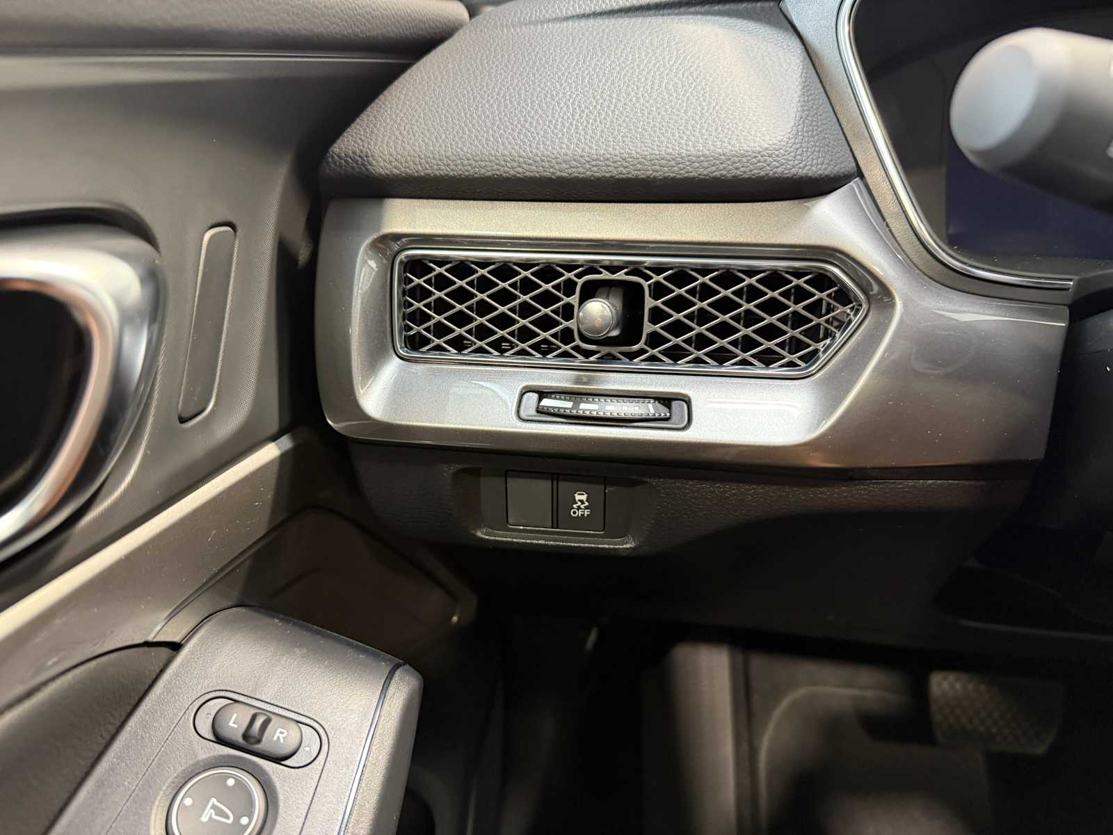 Thumbnail: 2026 Acura Integra - 22