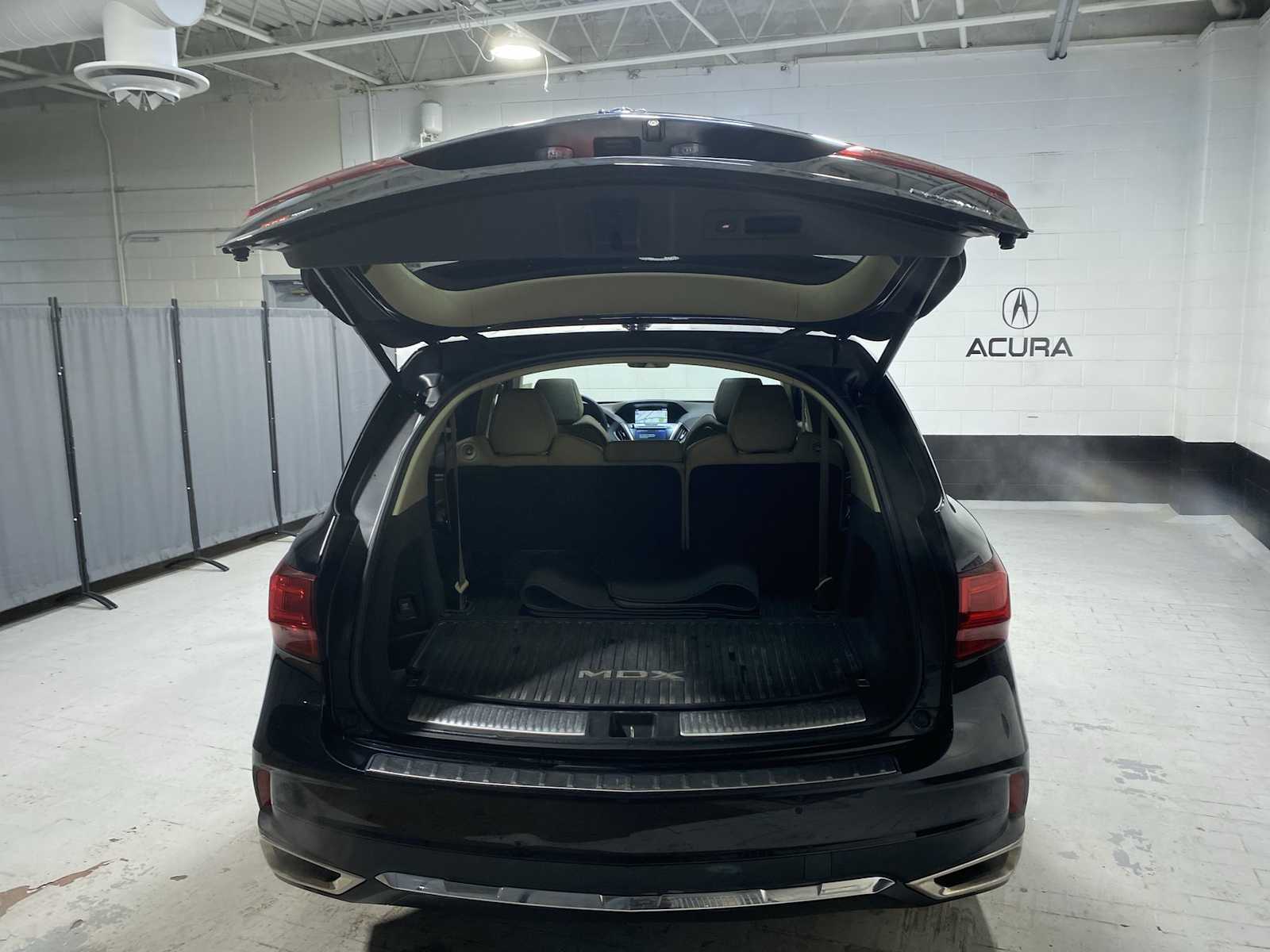 Thumbnail: 2020 Acura MDX - 19