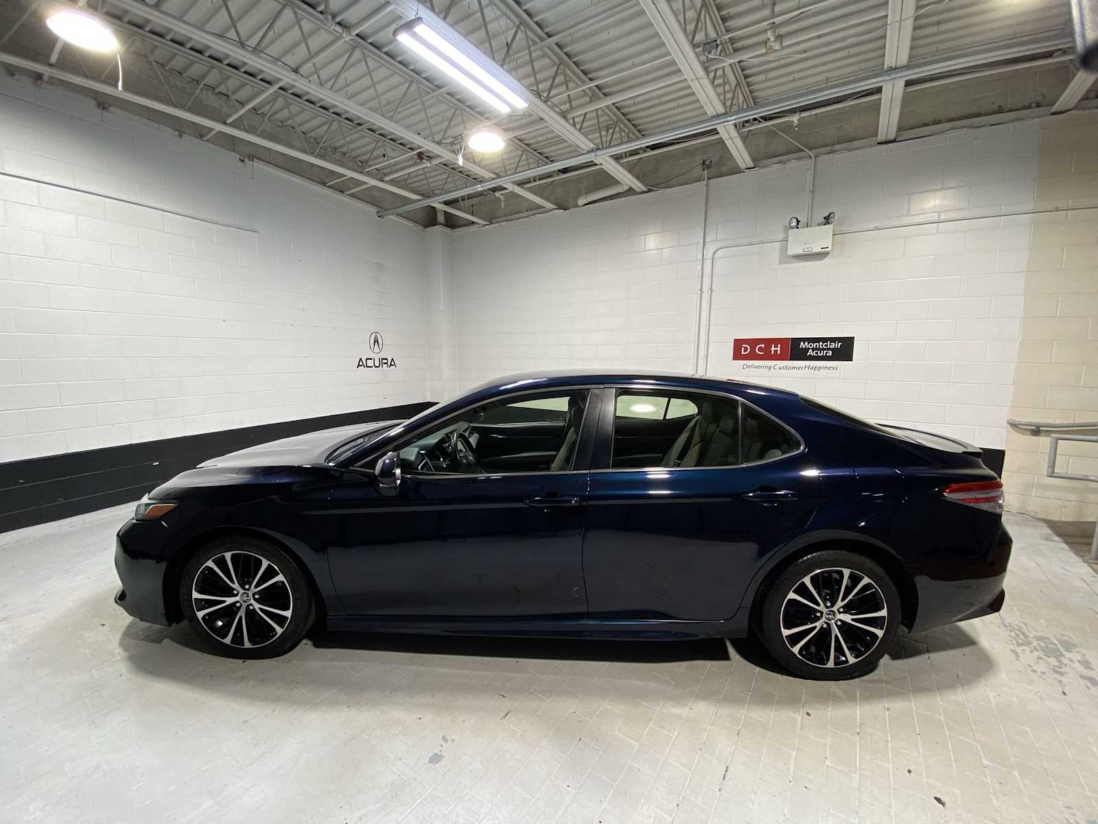 Thumbnail: 2018 Toyota Camry - 3