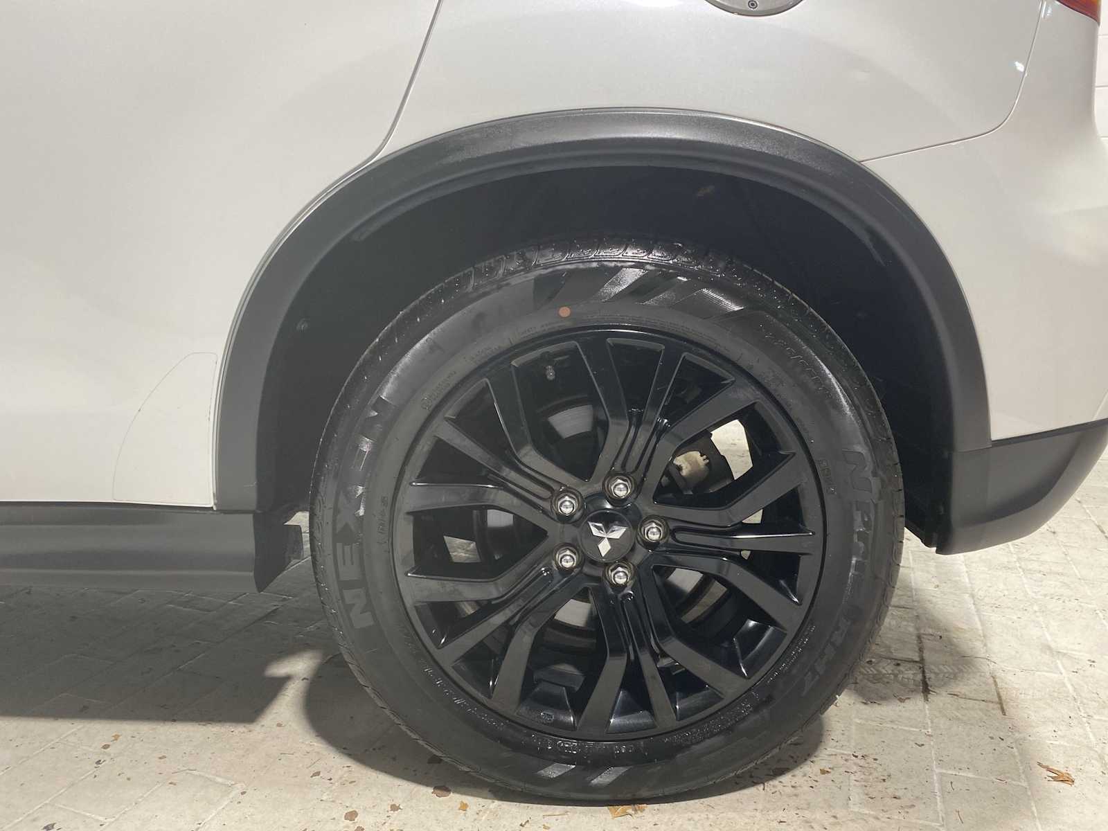 Thumbnail: 2019 Mitsubishi Outlander Sport - 8