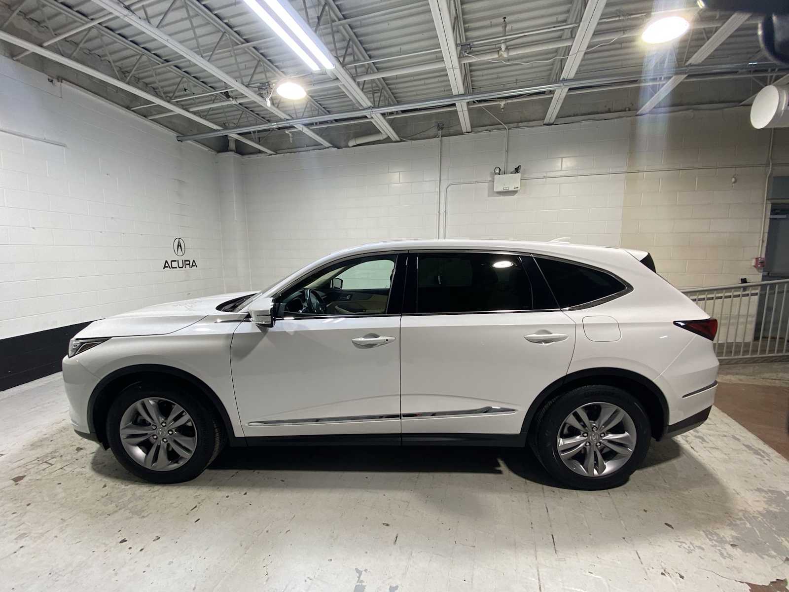 Thumbnail: 2023 Acura MDX - 3