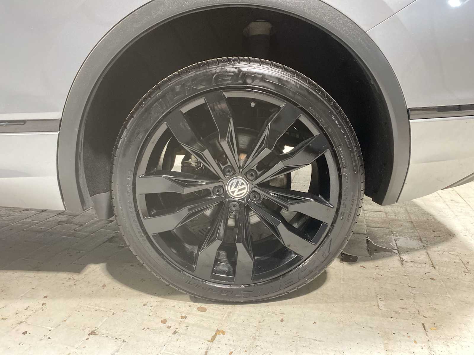 Thumbnail: 2020 Volkswagen Tiguan - 8