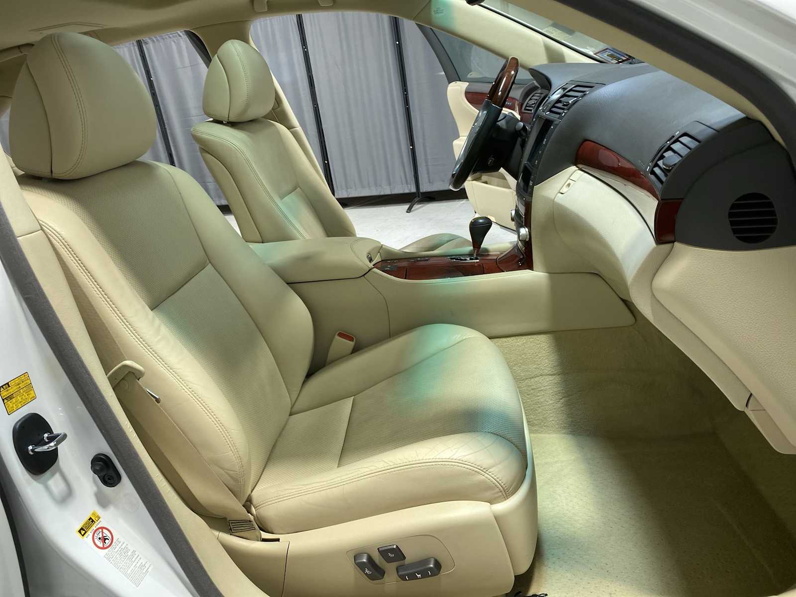 Thumbnail: 2012 Lexus LS - 14