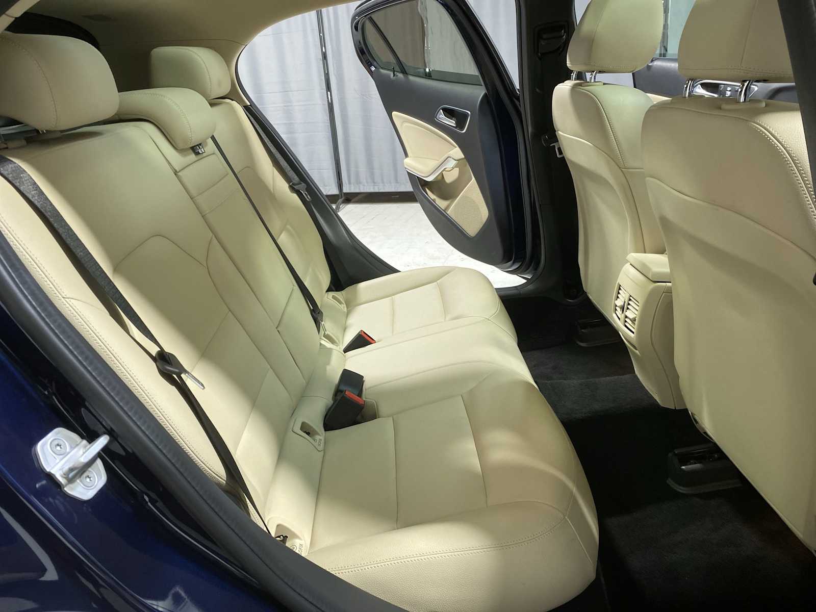 Thumbnail: 2018 Mercedes-Benz GLA - 13