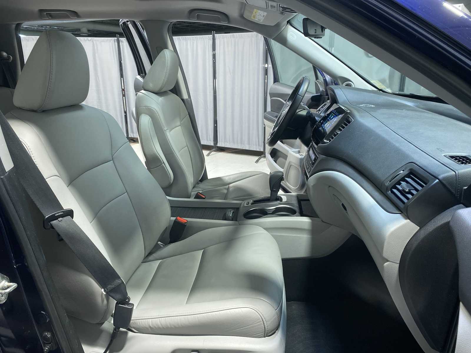 Thumbnail: 2019 Honda Pilot - 14